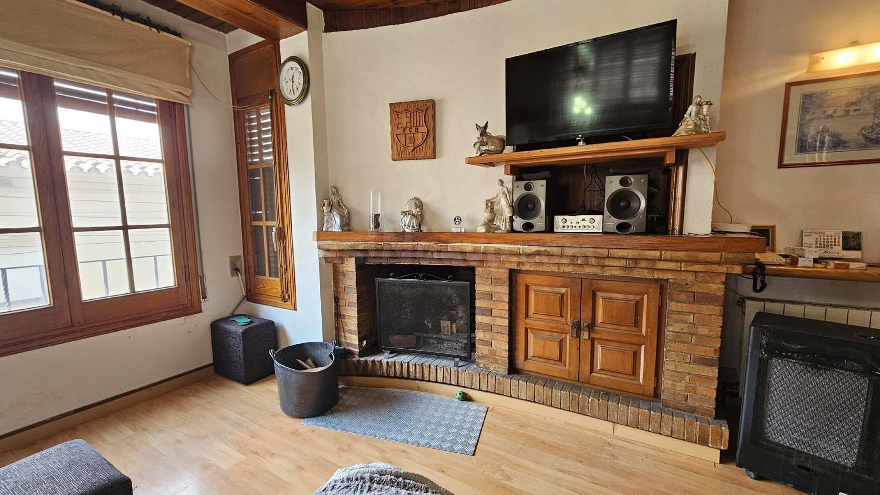 Casa muy céntrica con 2 viviendas independientes, garaje, ja