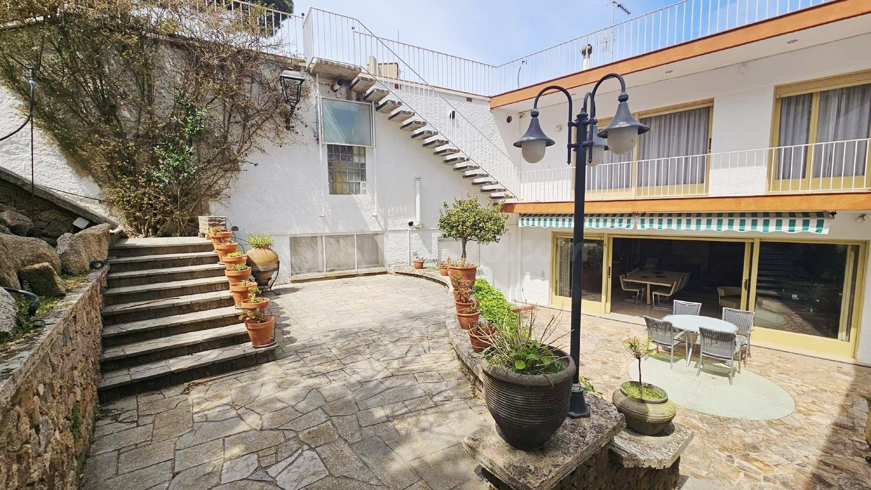 Vivienda tipo dúplex situada a 300 metros del Paseo del Mar.
