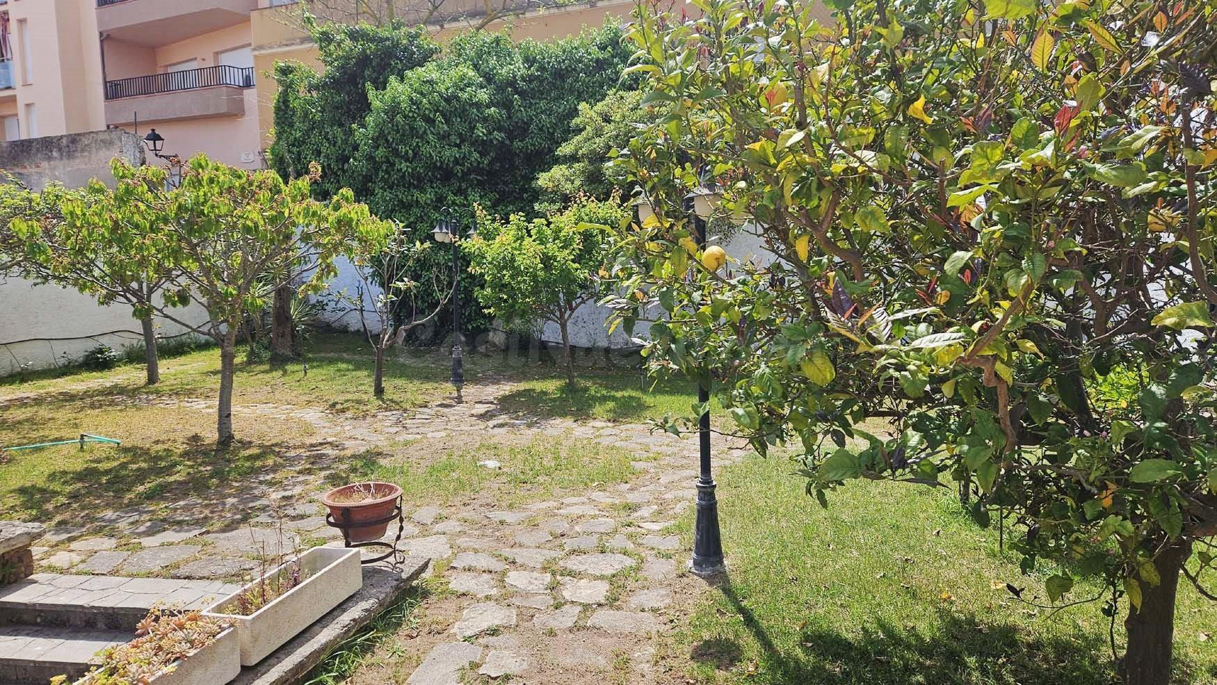 Vivienda tipo dúplex situada a 300 metros del Paseo del Mar. - foto 3