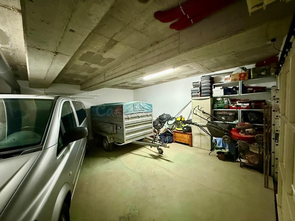 Plaza de parking cerrada con puerta automática al lado de Port d'Aro