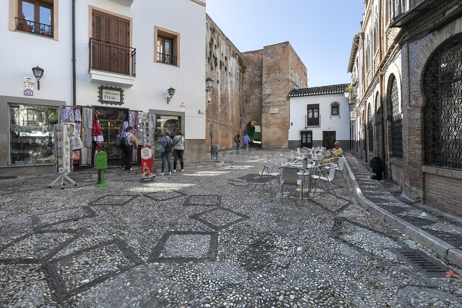 Edificio histórico junto a Plaza Larga, en el corazón del Al