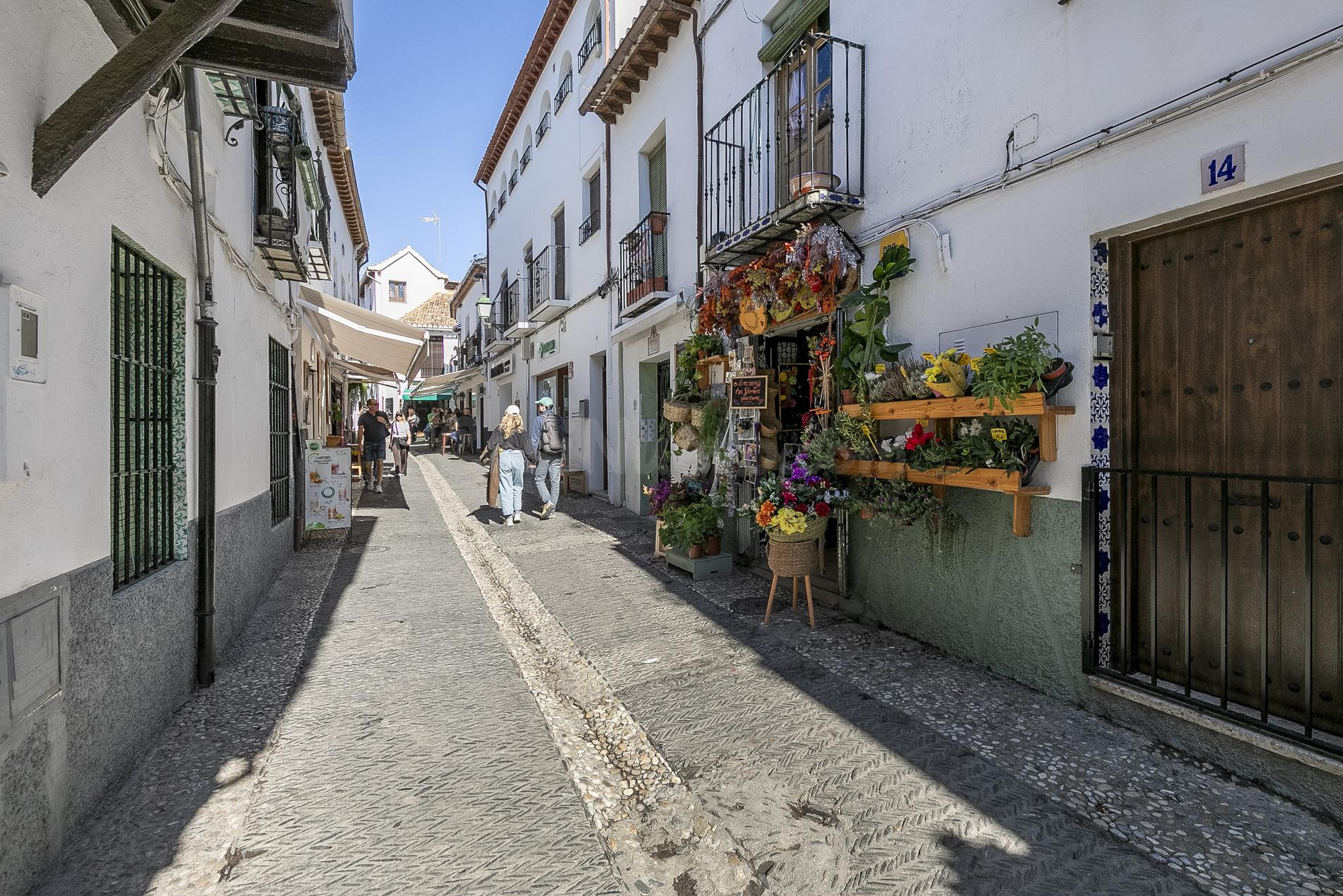 Edificio histórico junto a Plaza Larga, en el corazón del Al - foto 2