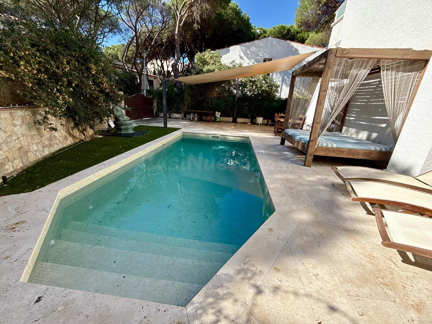 Extraordinaria villa situada en el centro de Platja d´Aro, al lado de la playa. - foto 5