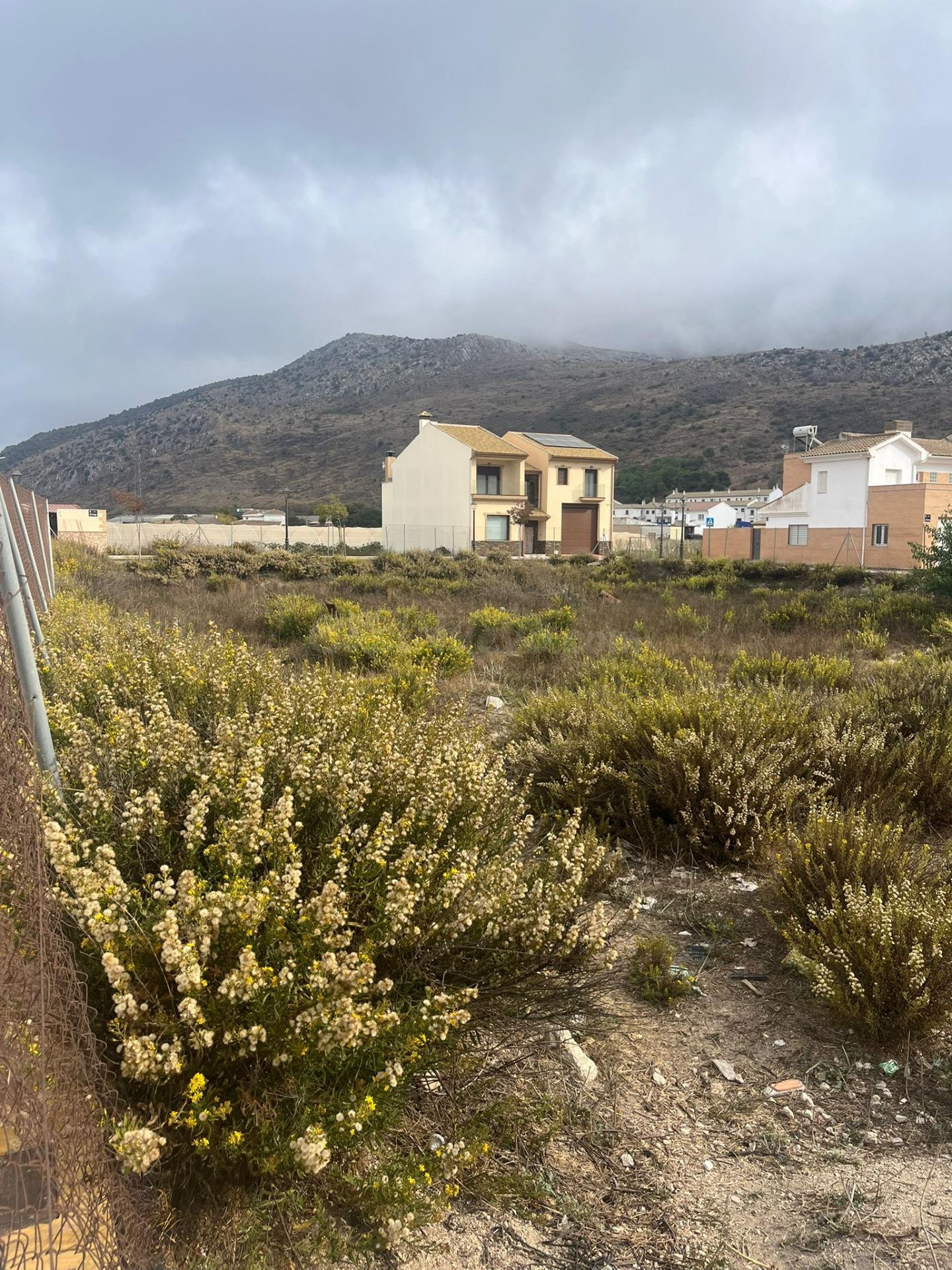 En venta parcela para vivienda unifamiliar en Ventas de Zafa - foto 3
