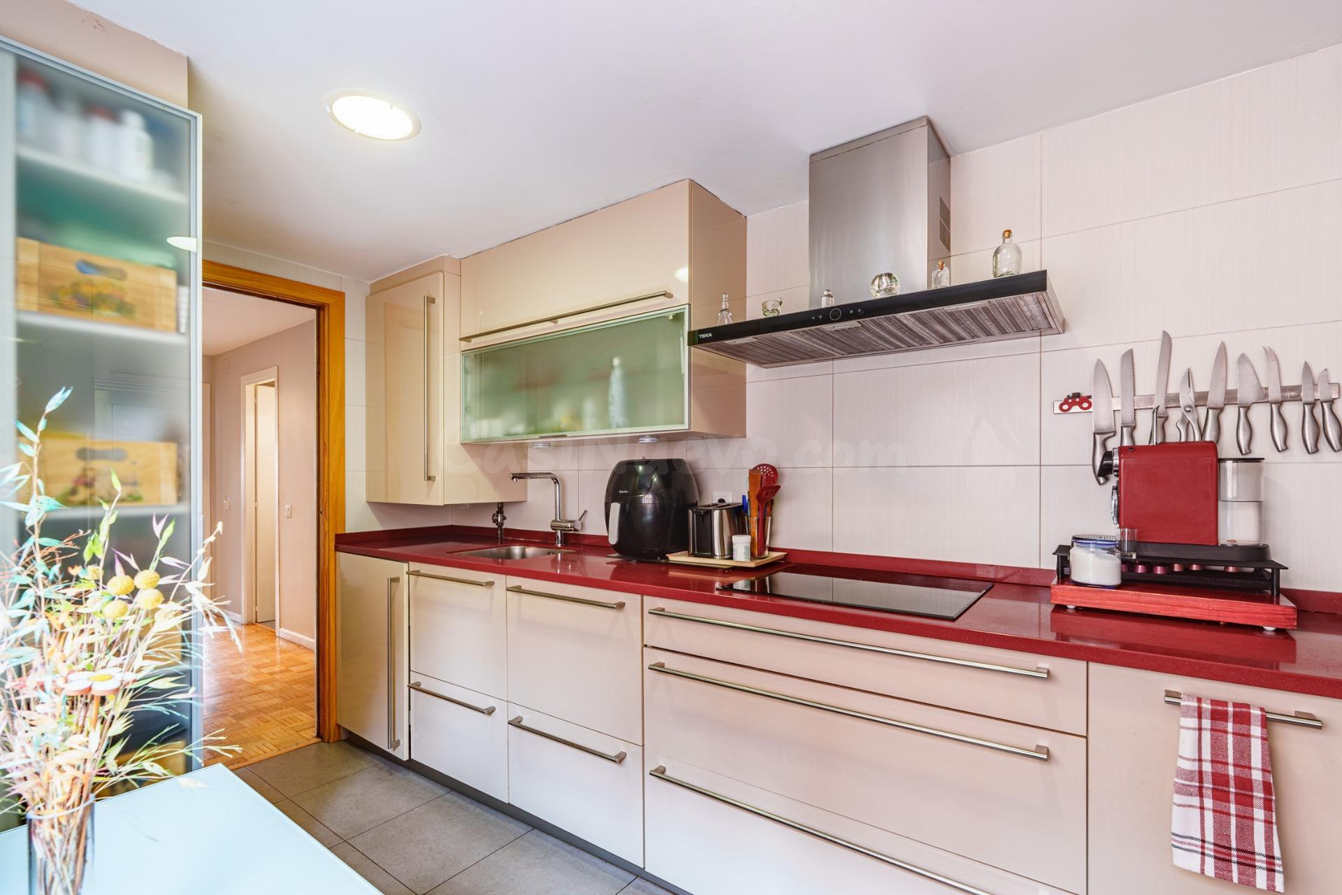 Piso en venta en la zona del Barrio de Pilar - foto 3