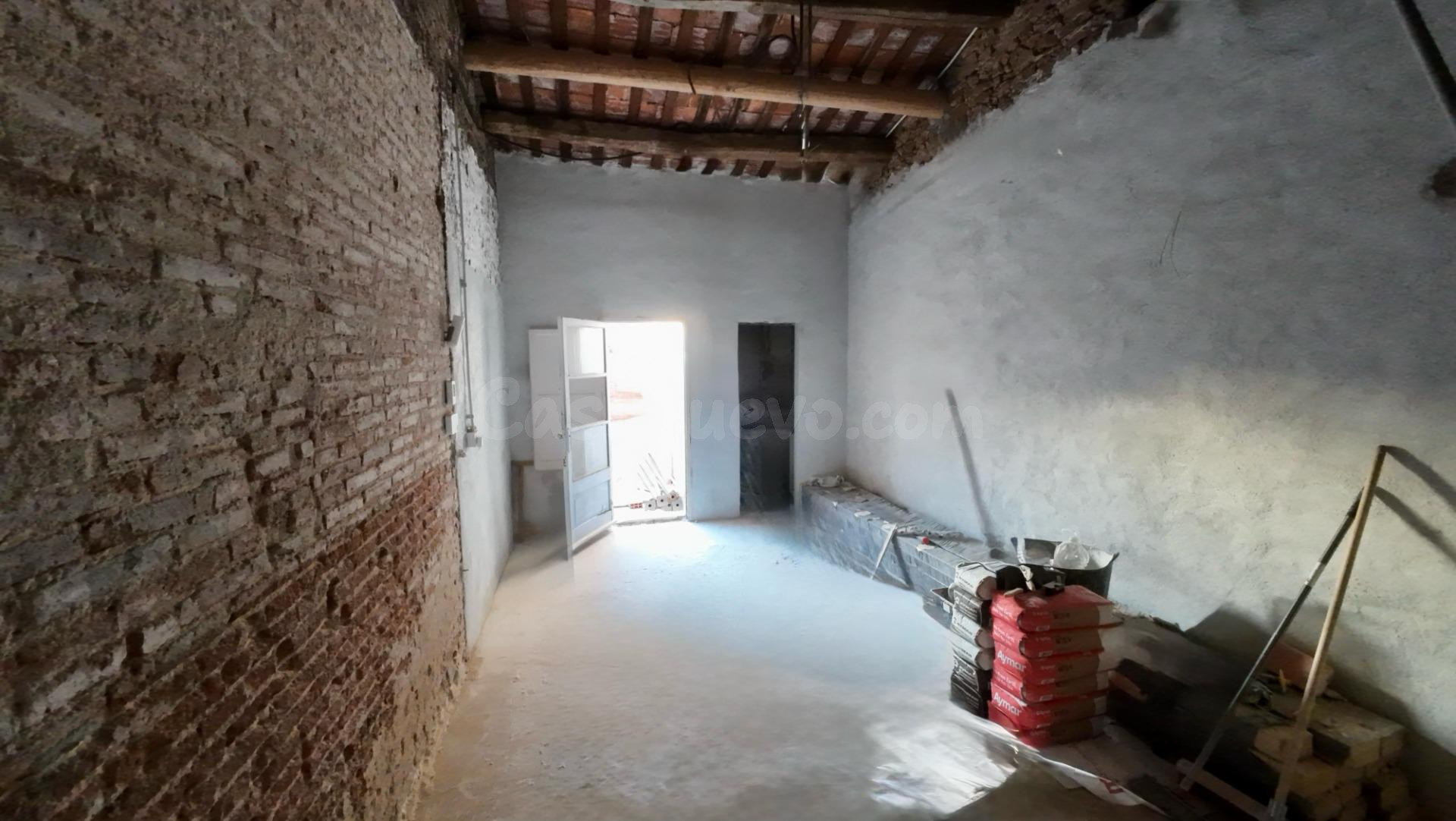 Casa de pueblo para reformar, solar de 84 m2.