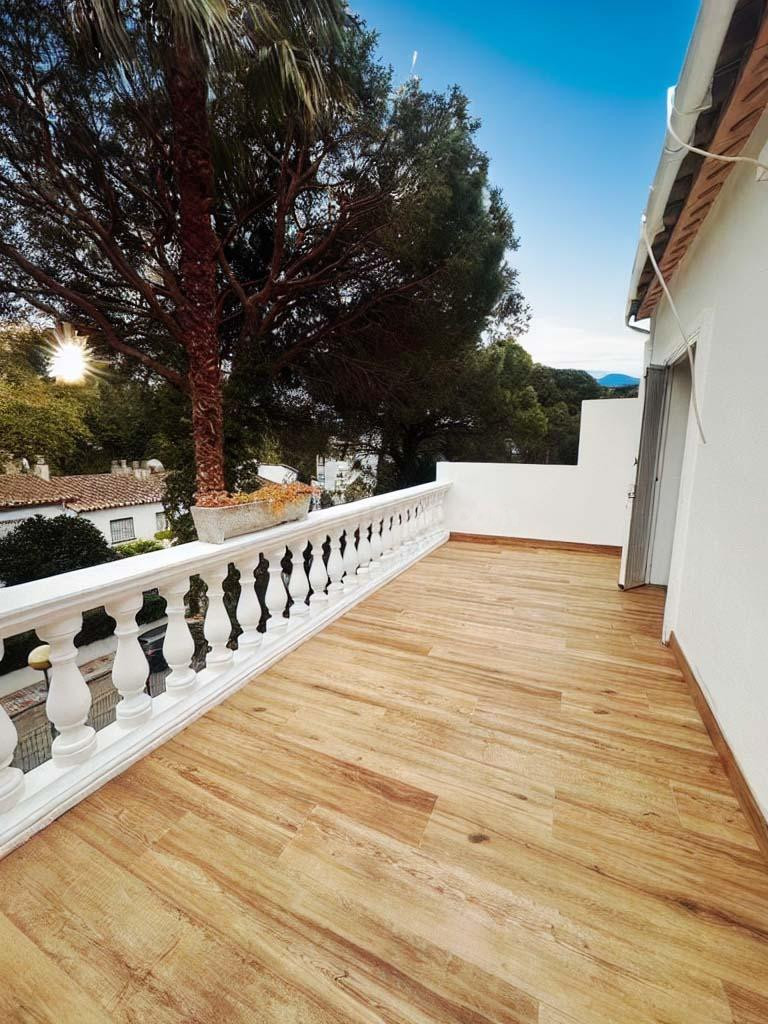 Casa adosada totalmente reformada en urbanización Politur. - foto 4