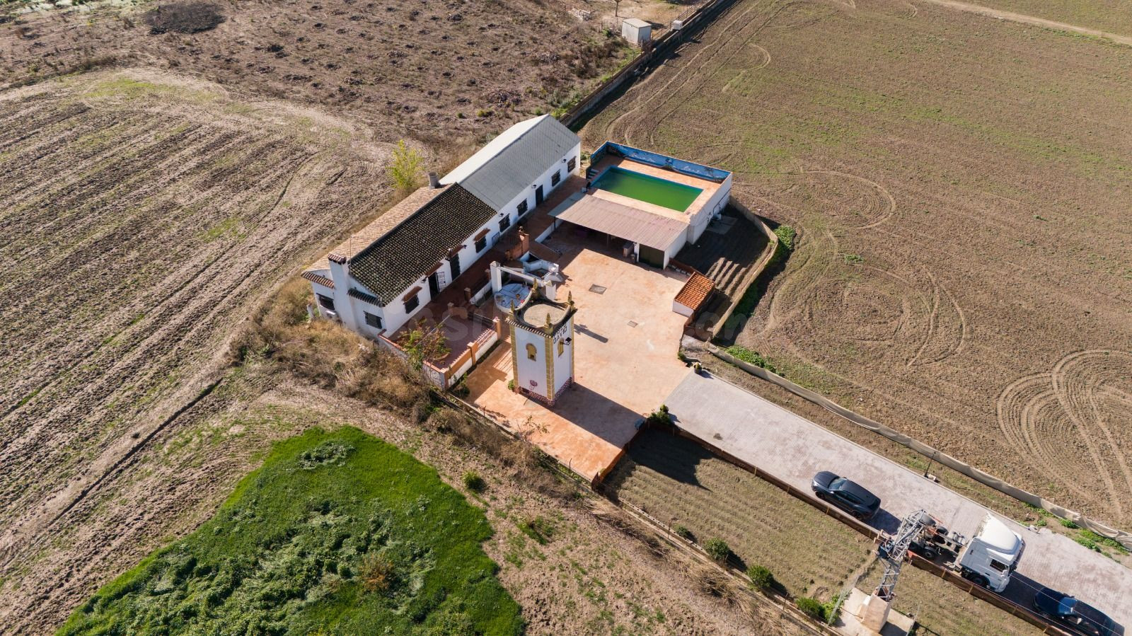 Cortijo grande más finca de 21000 metros