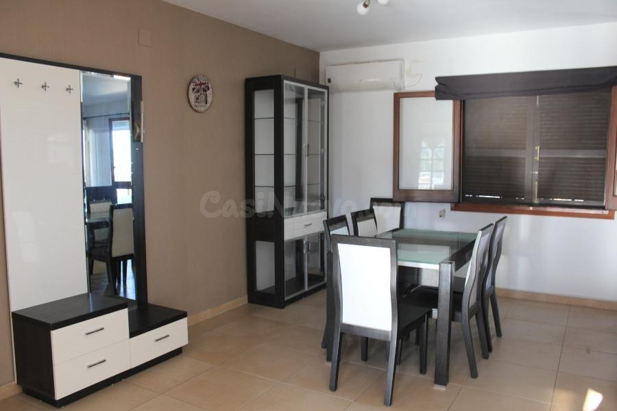 Chalet independiente, piscina privada, garaje, aire acondici - foto 3