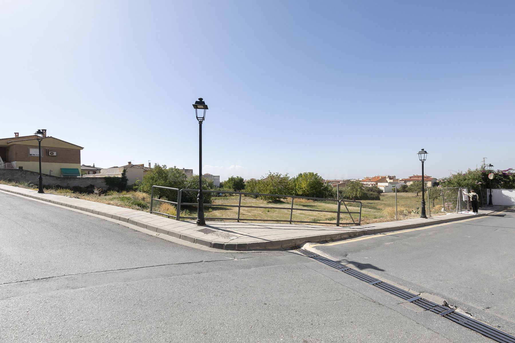 VENTA SOLAR URBANO  no consolidado  1.350 m2. para hacer has - foto 3