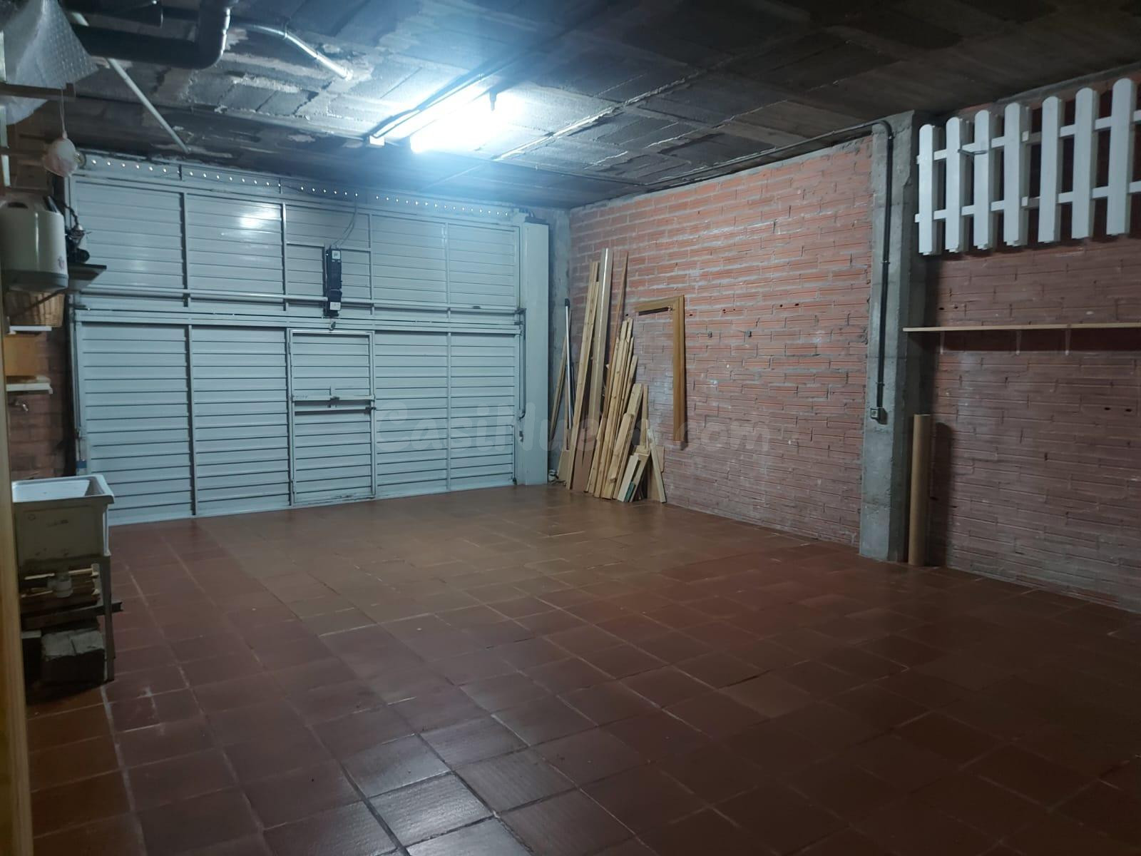 Amplio garaje en venta zona Mossos