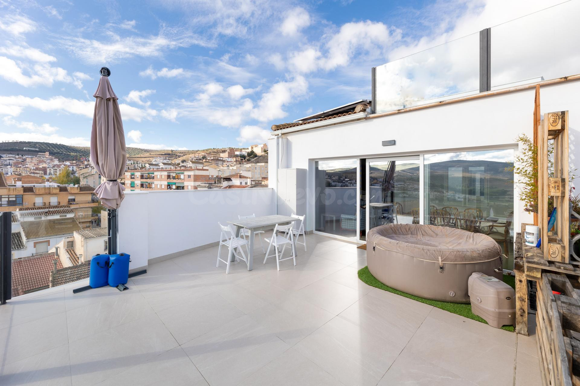 ESPECTACULAR ATICO CON TERRAZA Y MARAVILLOSAS VISTAS EN ALHA