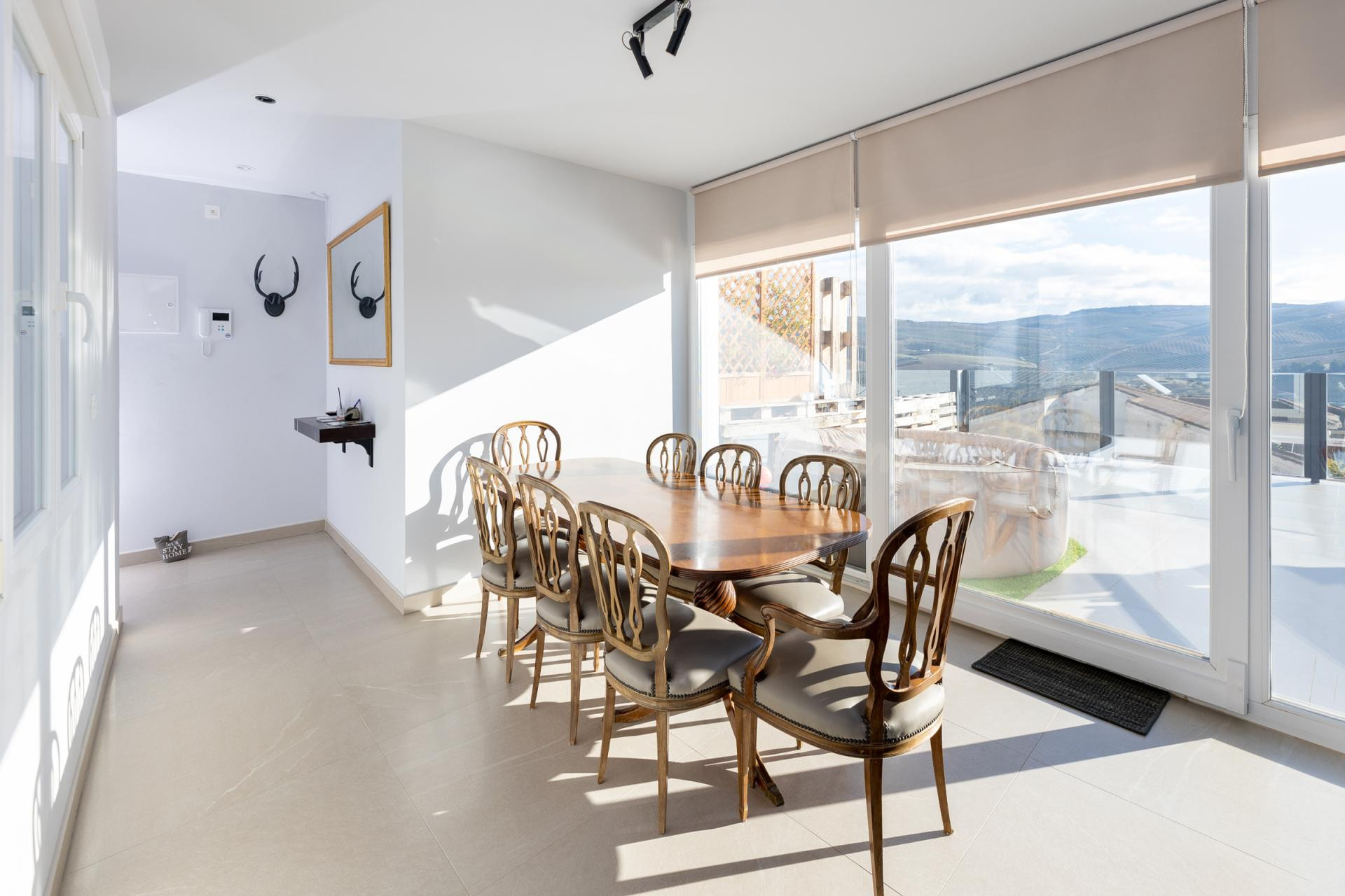 ESPECTACULAR ATICO CON TERRAZA Y MARAVILLOSAS VISTAS EN ALHA - foto 2