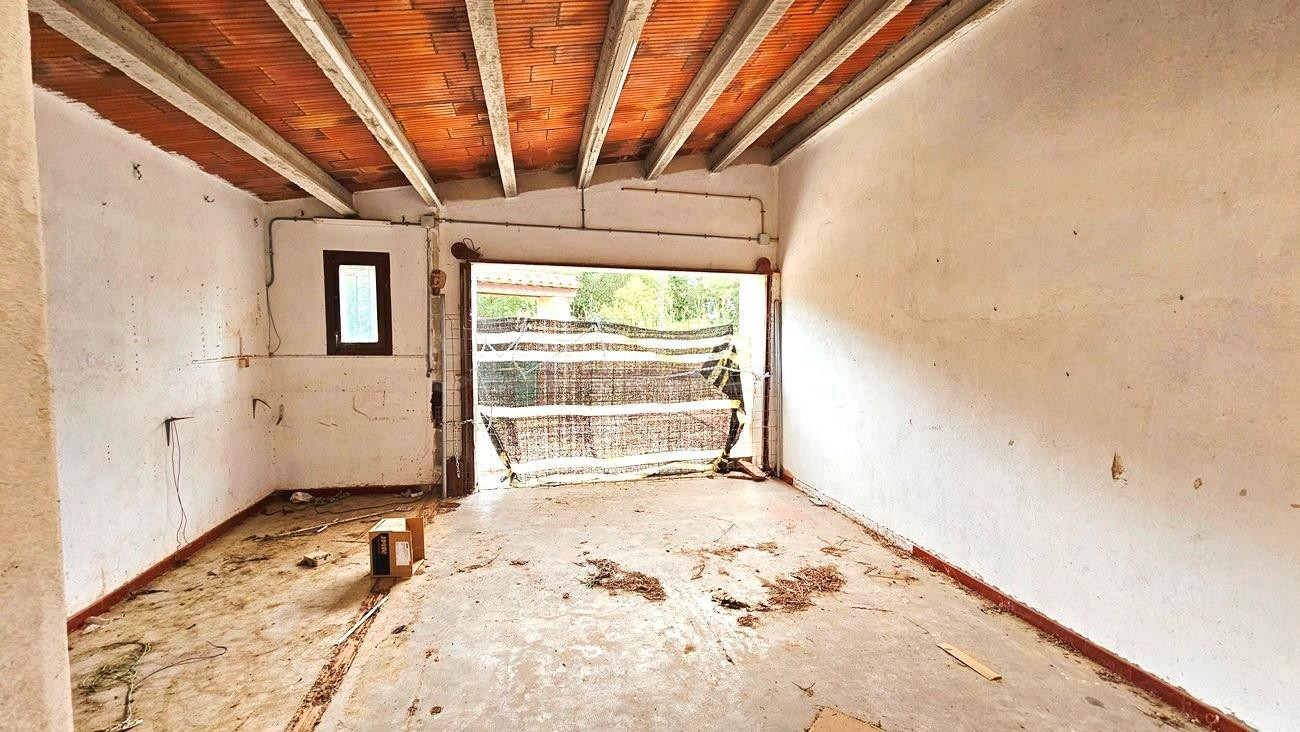 Casa para reformar situada en la Urbanización Les Penyes de  - foto 5