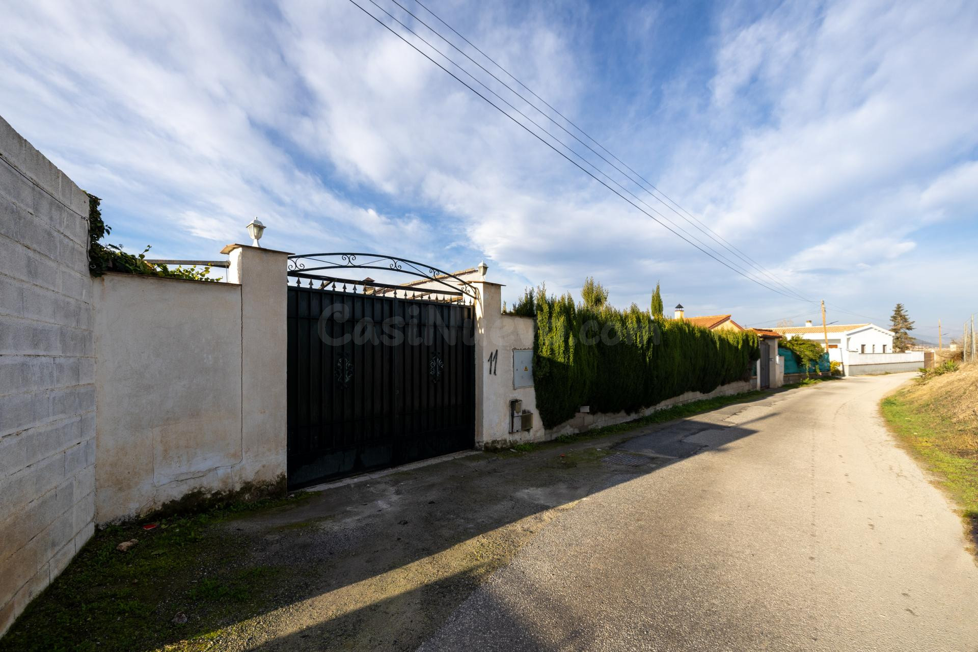 Parcela urbanizable con casa y piscina en Maracena - foto 4