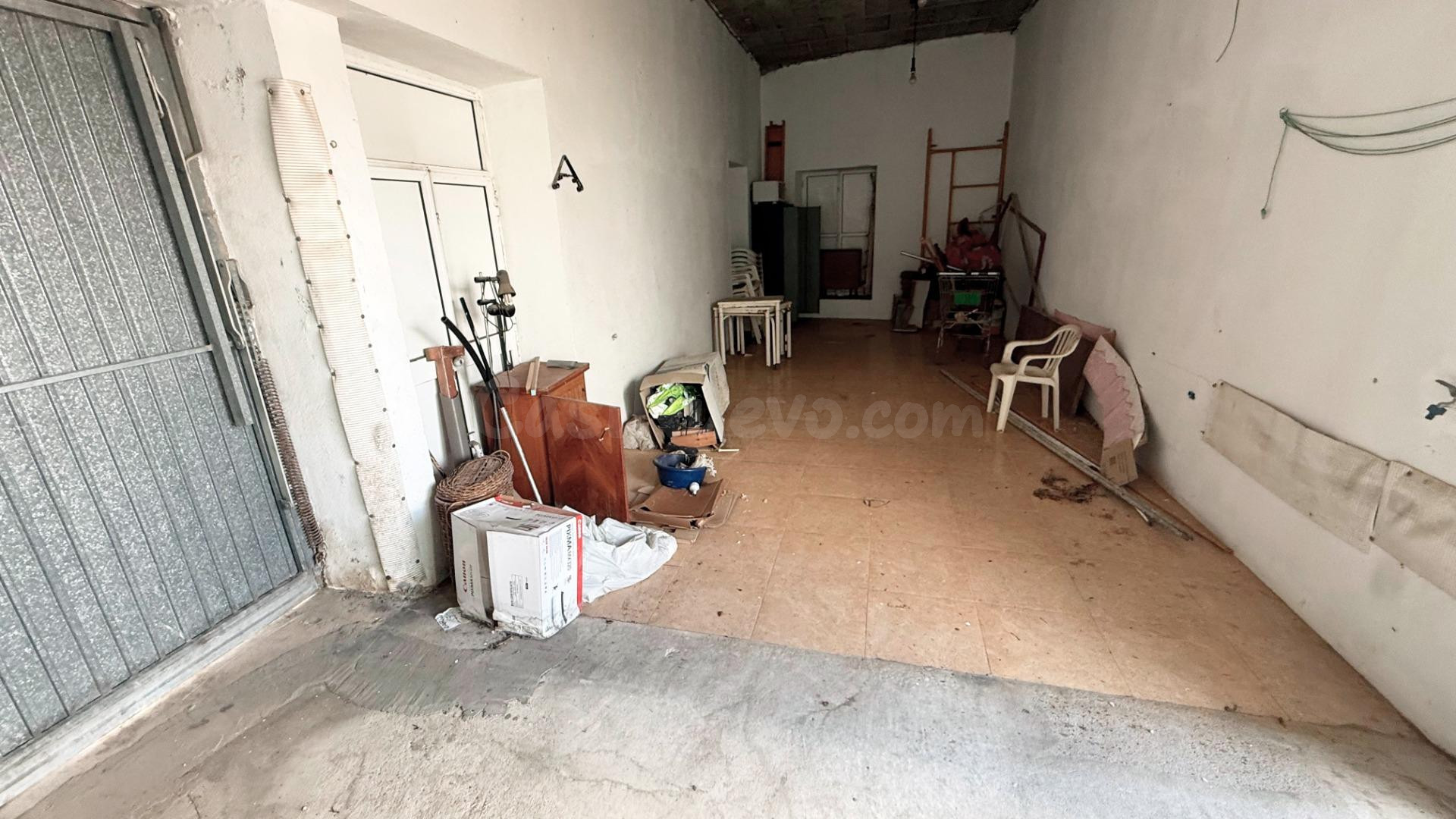 Gran CASA en planta baja cerca del centro. - foto 4