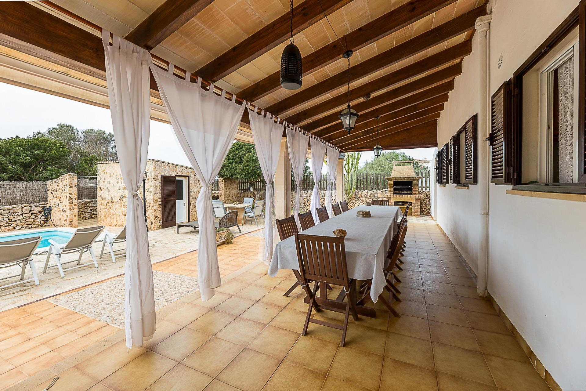 Chalet unifamiliar con piscina en Cala Llombards - foto 2