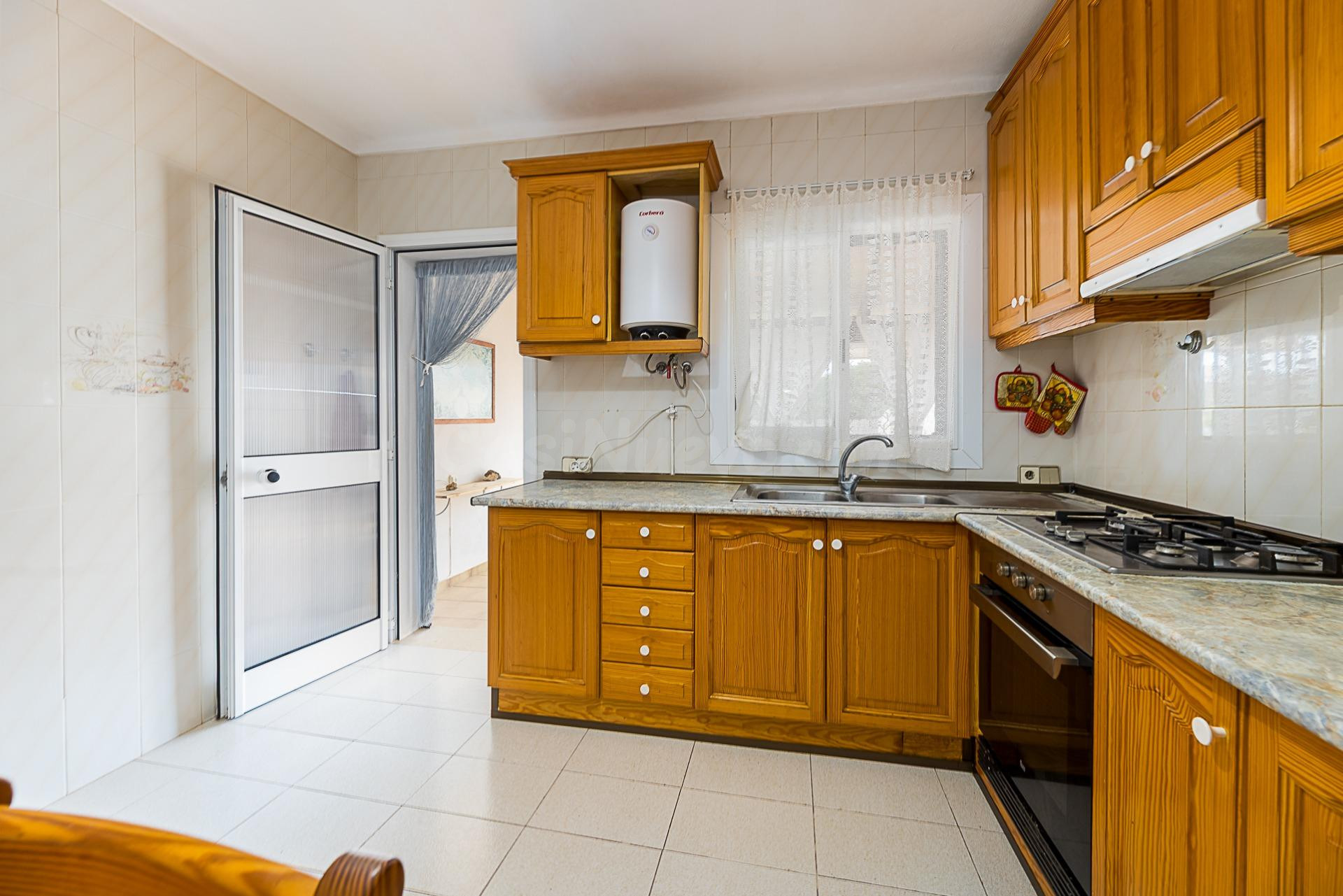 Chalet unifamiliar con piscina en Cala Llombards - foto 4