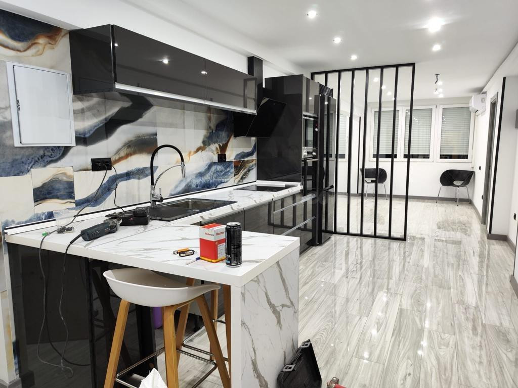 GRAN APARTAMENTO REFORMADO, CÉNTRICO, AMUEBLADO. - foto 3