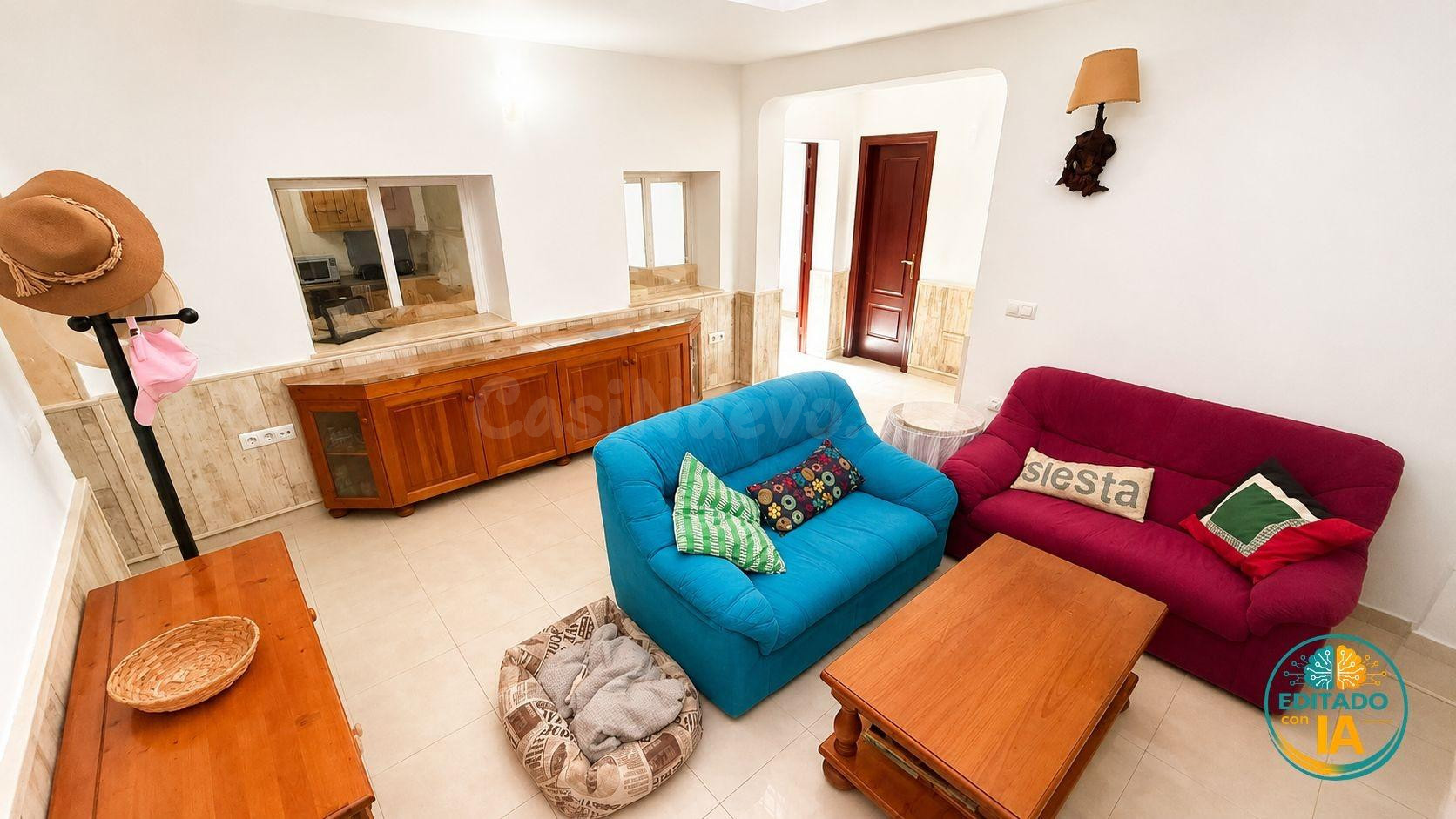 GRAN CASA CON ASCENSOR EN AVENIDA DE SOLANO.