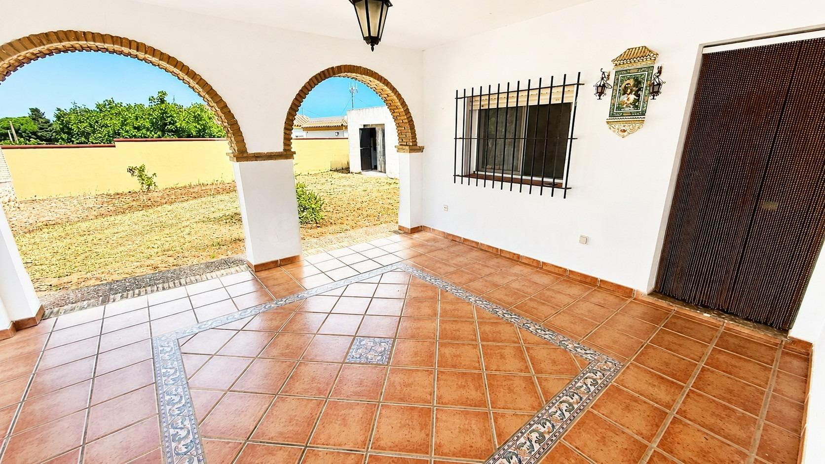 CHALET  SEGREGADO EN FINCA RUSTICA EN EL  PAGO MELILLA, CERCANO  A NOVO SANCTI PETRI. - foto 3