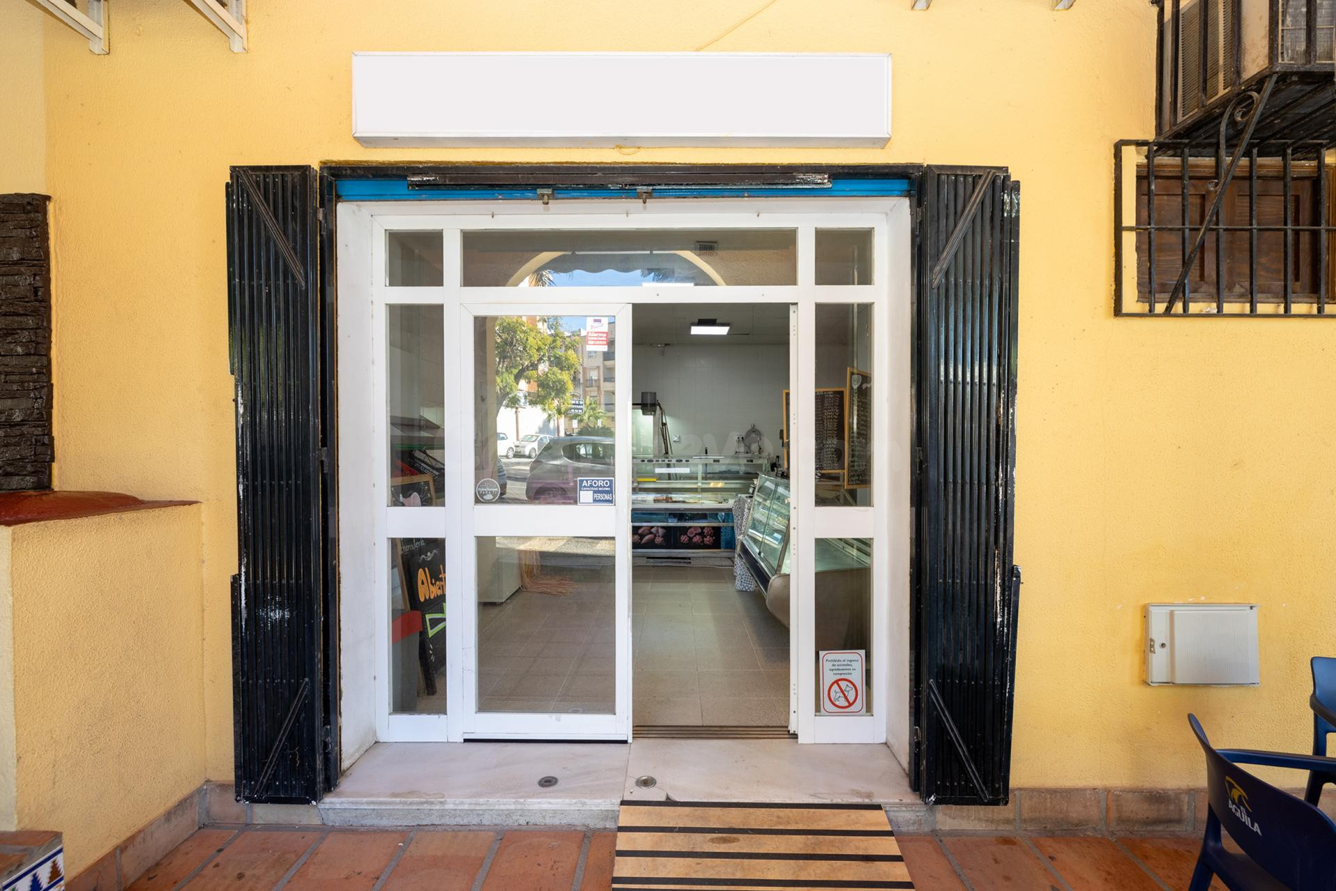 Local Comercial Avenida Enrique Martín Cuevas No.6 L8 - foto 2