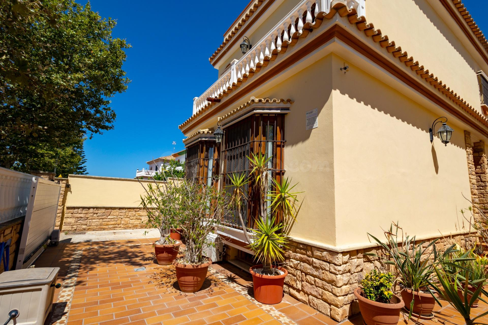 CHALET EN PRIMERAS CALIDADES CON PISCINA CLIMATIZADA - foto 4