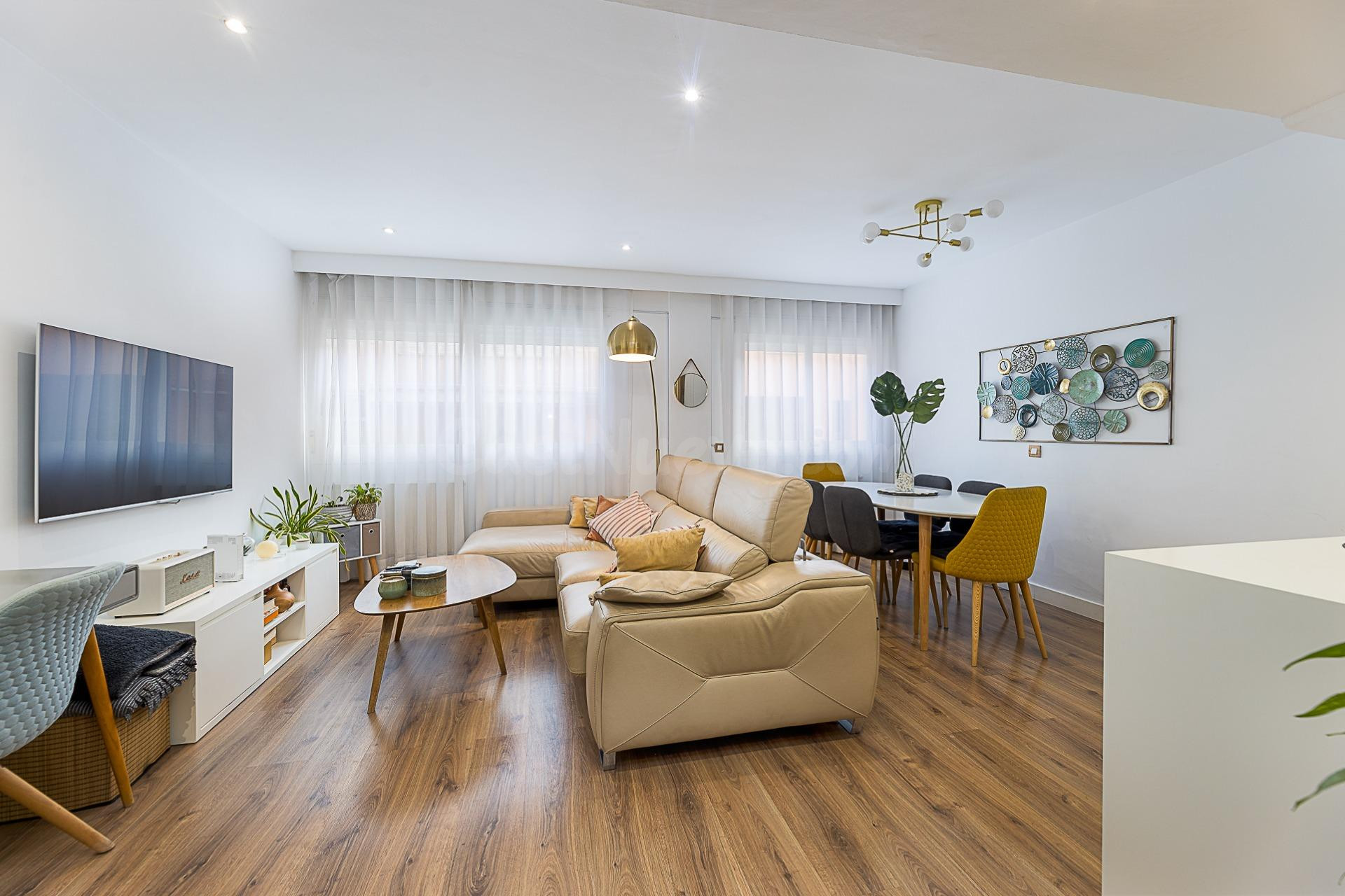 Dúplex de 3 dormitorios con terraza, garaje y trastero a poc