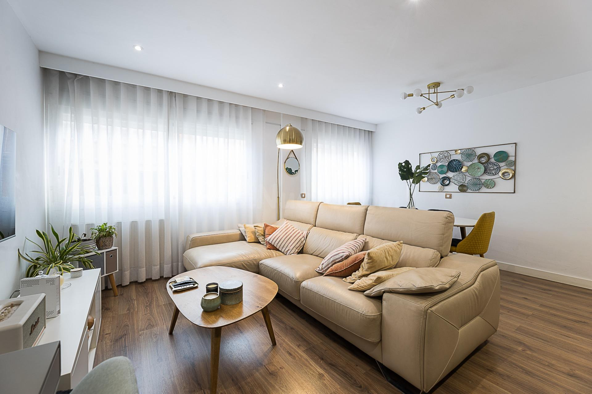 Dúplex de 3 dormitorios con terraza, garaje y trastero a poc - foto 2