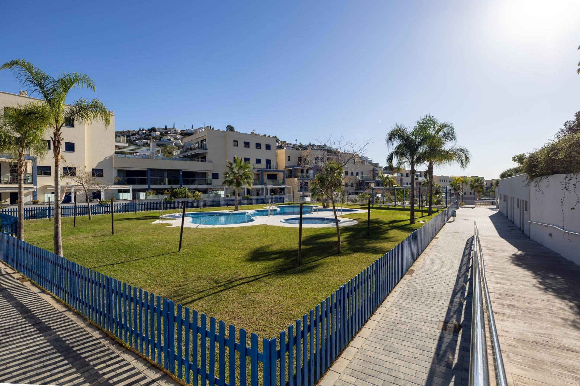 Piso 3 dormitorios y seminuevo en Urbanización Residencial P