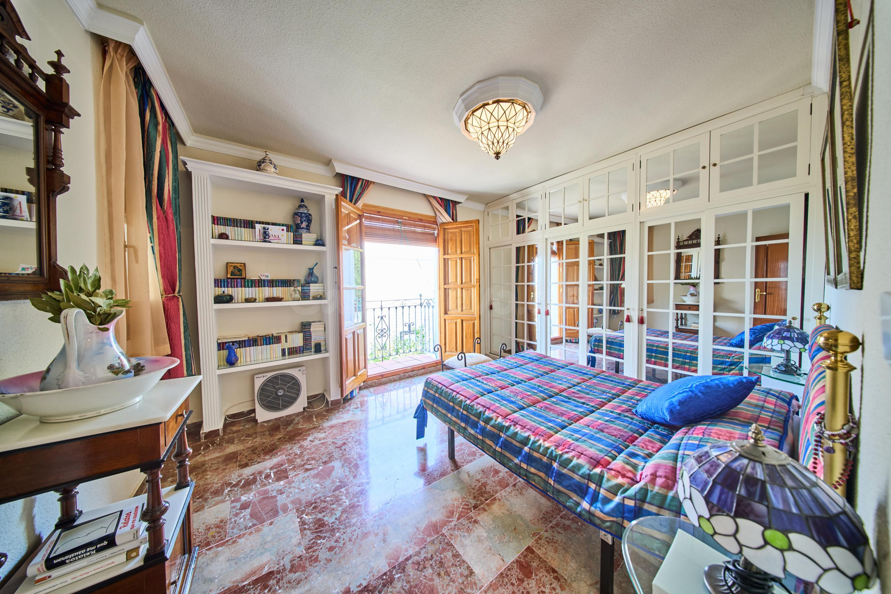 Impresionante chalet de 4 habitaciones con piscina de 96 m3  - foto 2