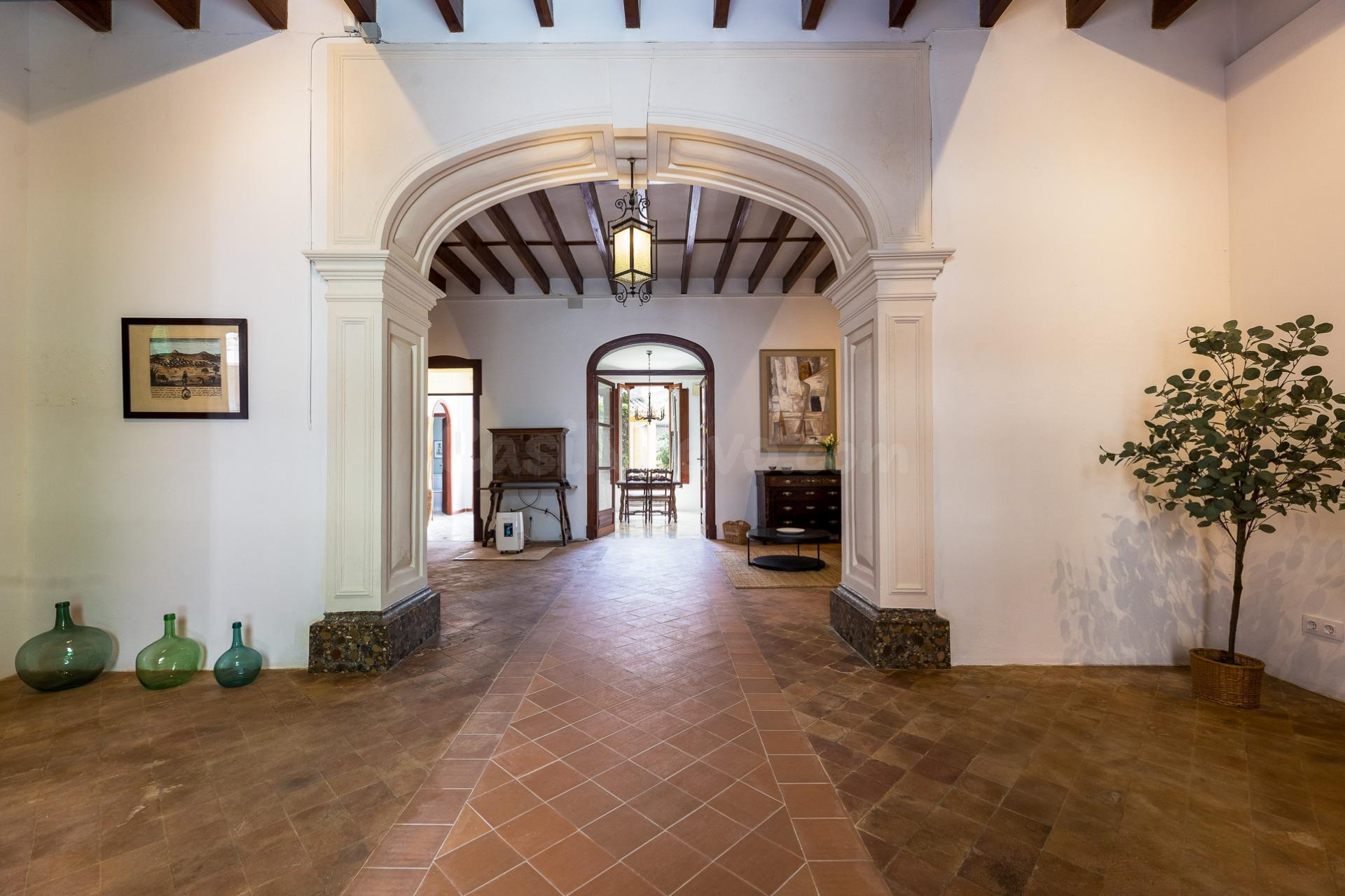 Casa señorial renovada en el corazón de Sant Joan - foto 2