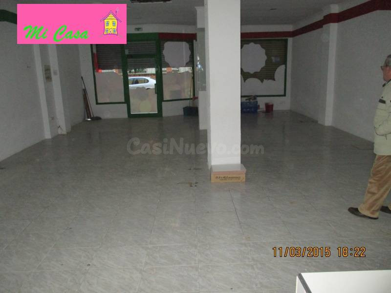 LOCAL COMERCIAL DE 100M2 , ARREGLADO Y EN EL CENTRO DE CALAT