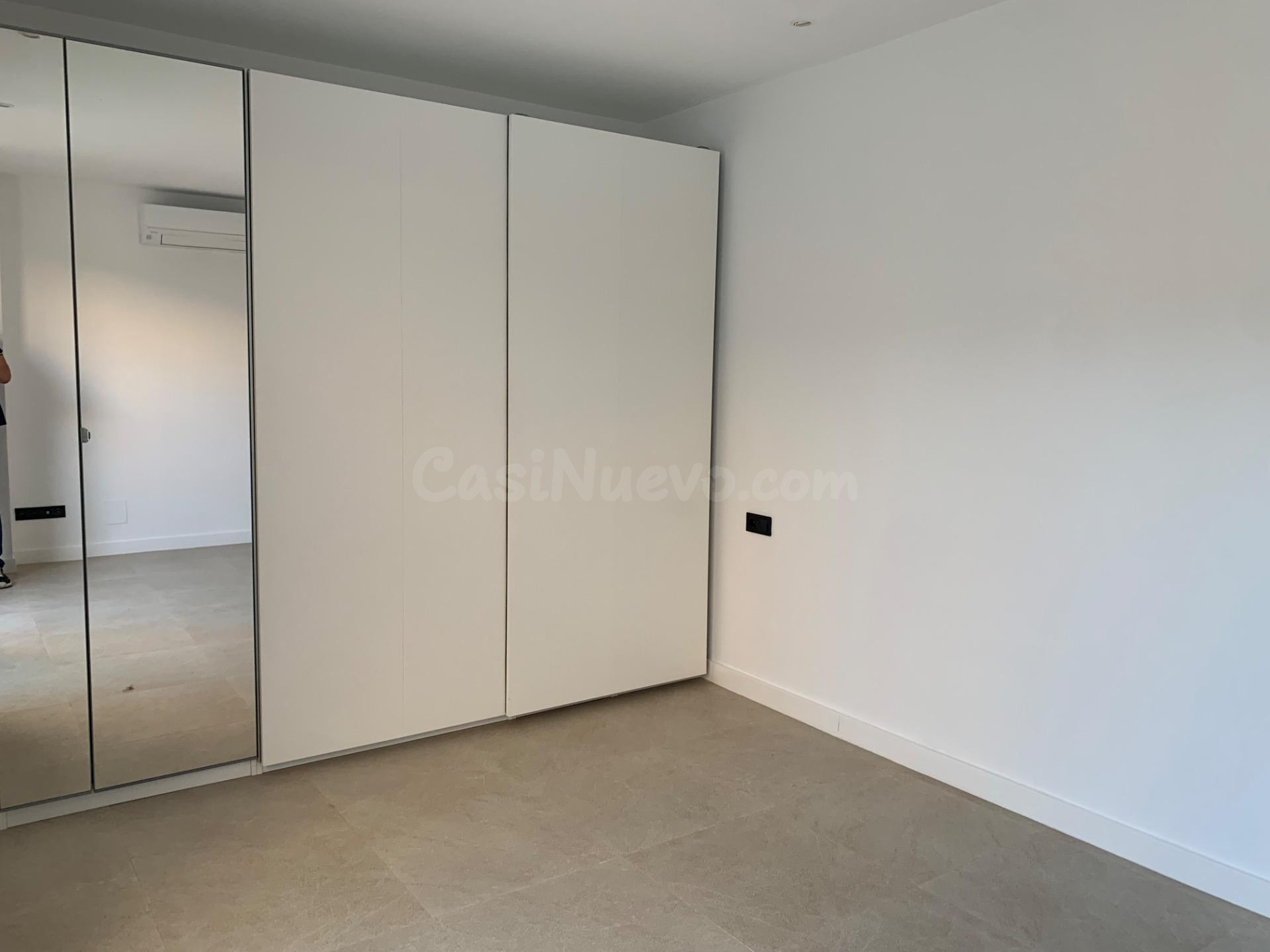 Planta baja reformada con terraza - foto 2
