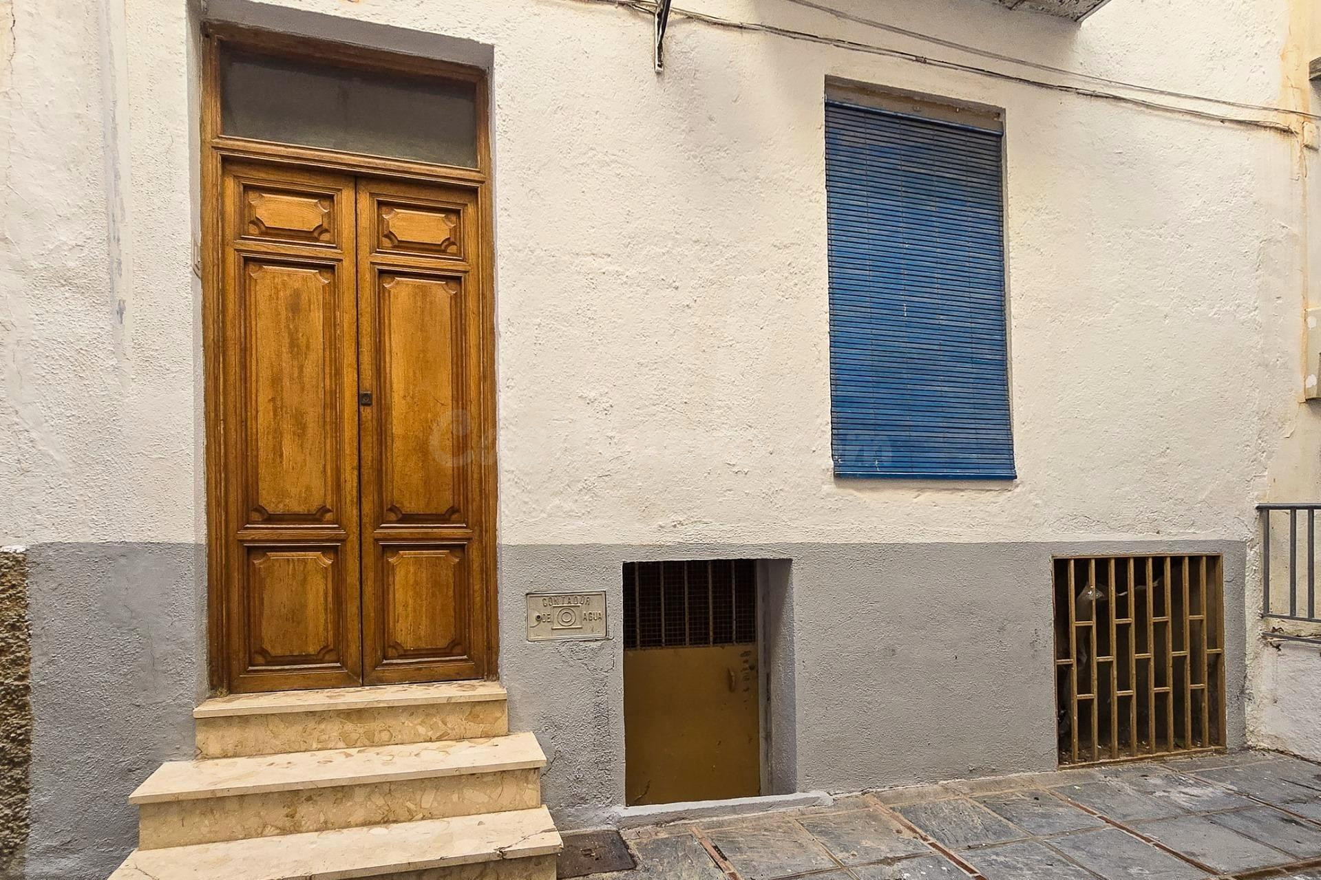 VENTA DE CASA ACOGEDORA EN EL CENTRO DE LANJARÓN (GRANADA)