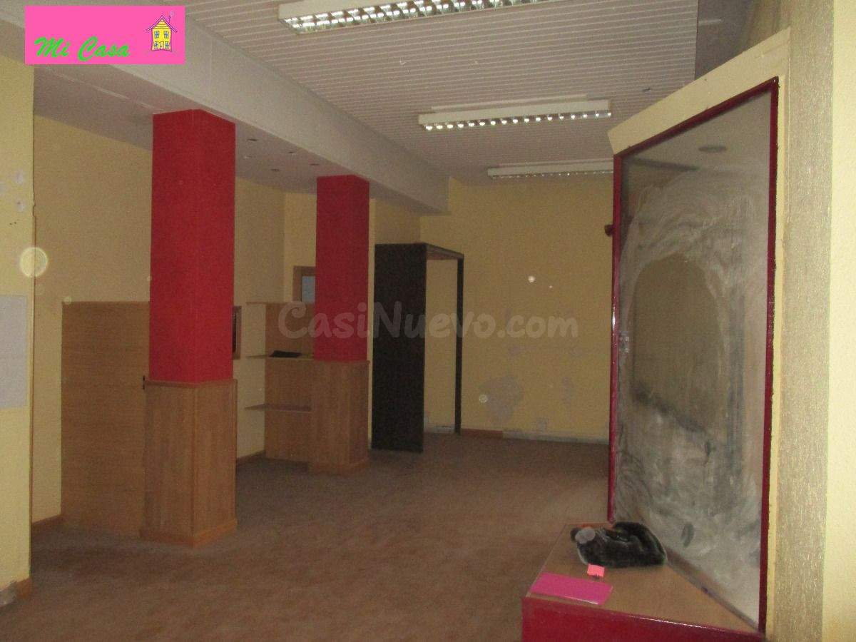 LOCAL COMERCIAL COMPUESTO  DE CUATRO DEPARTAMENTOS, UN ASEO, - foto 2