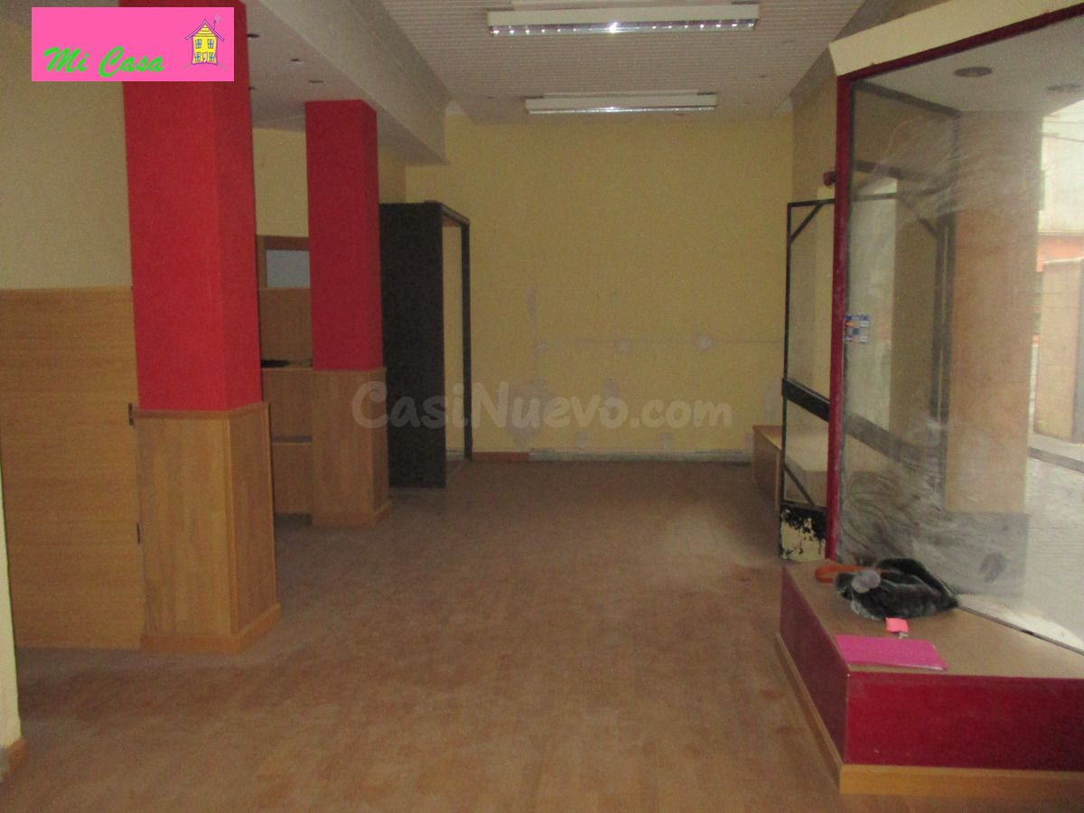 LOCAL COMERCIAL COMPUESTO  DE CUATRO DEPARTAMENTOS, UN ASEO, - foto 4