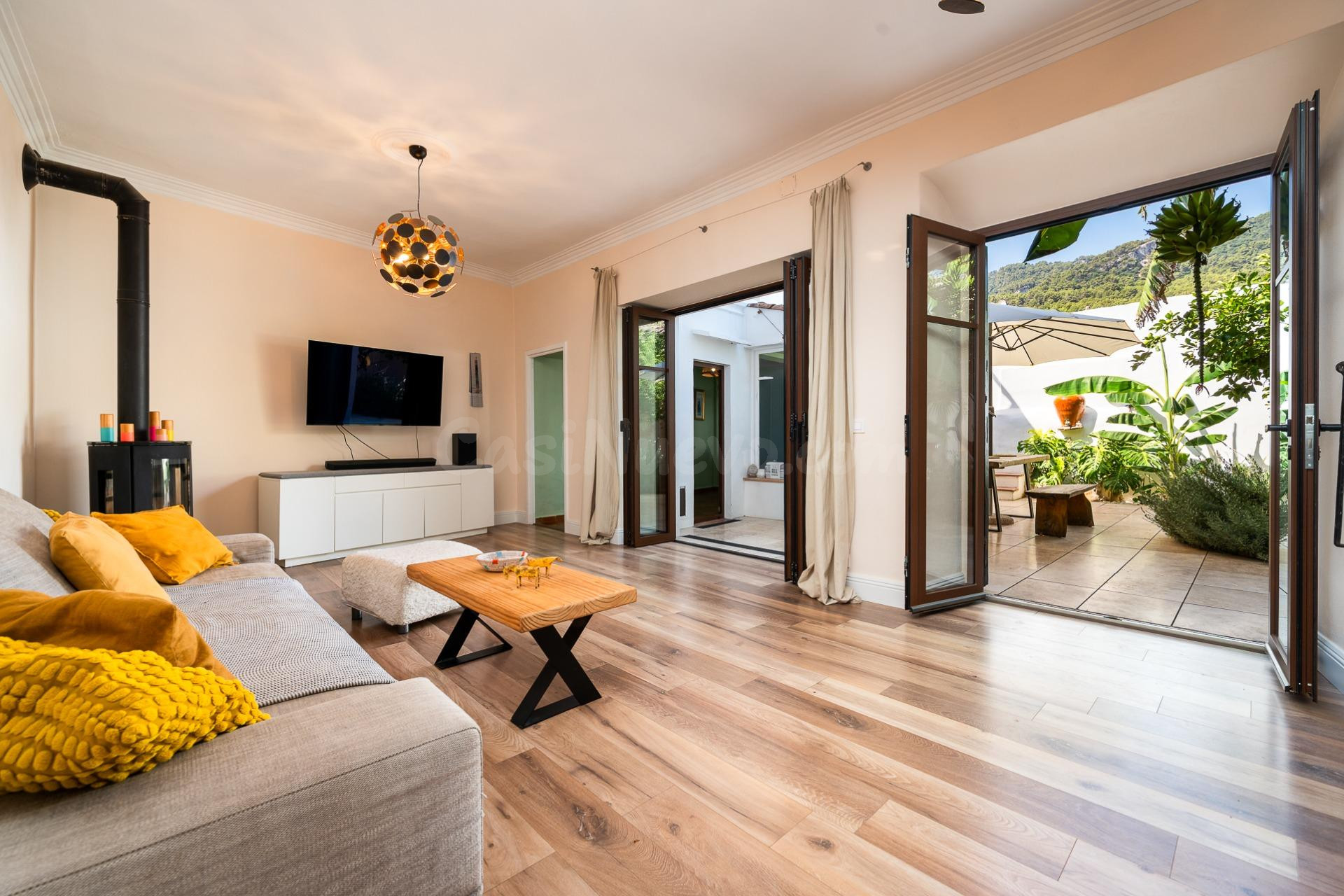 Casa reformada en el corazón de Esporles. - foto 2