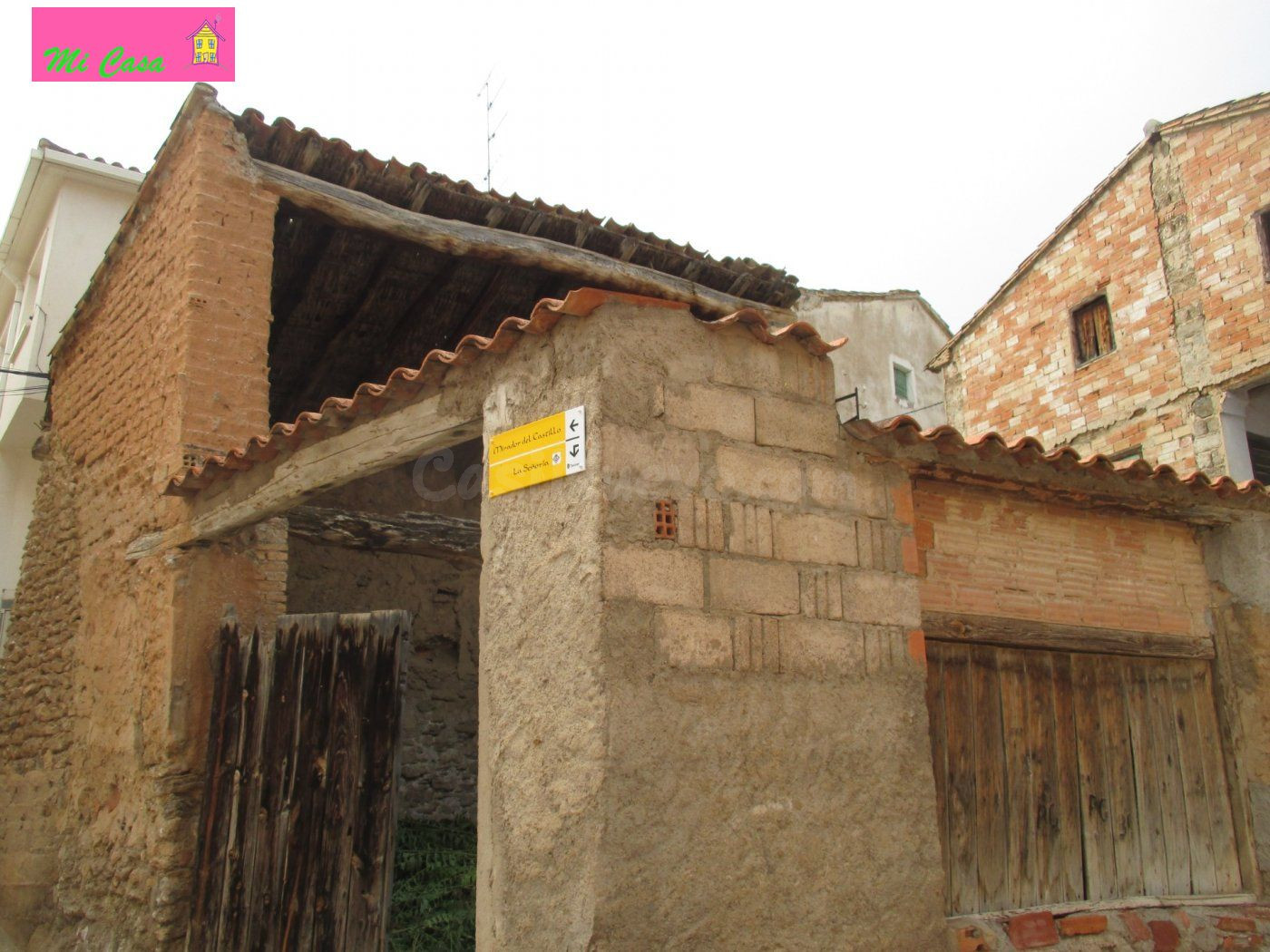 CASA CON MUCHOS M2 PARA REFORMAR CON MUCHAS POSIBILIDAD      - foto 2