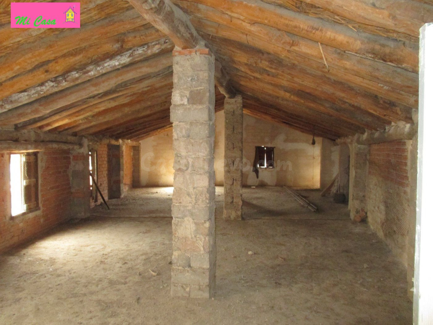 CASA CON MUCHOS M2 PARA REFORMAR CON MUCHAS POSIBILIDAD      - foto 4