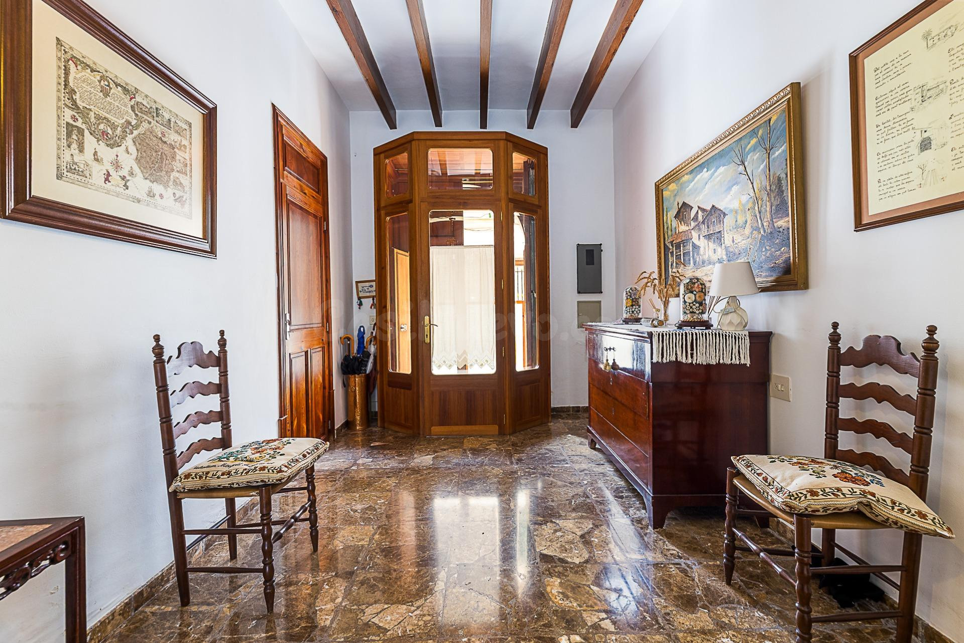 Gran casa de pueblo con patio - foto 2