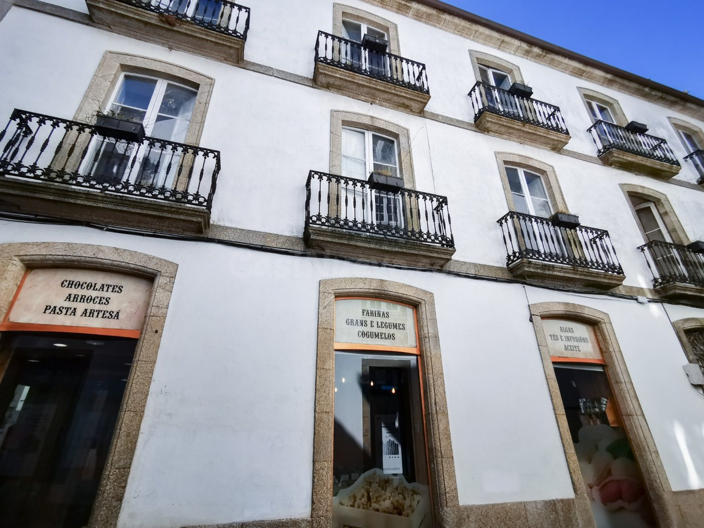 Edificio singular en esquina, en pleno casco histórico de Sa - foto 2