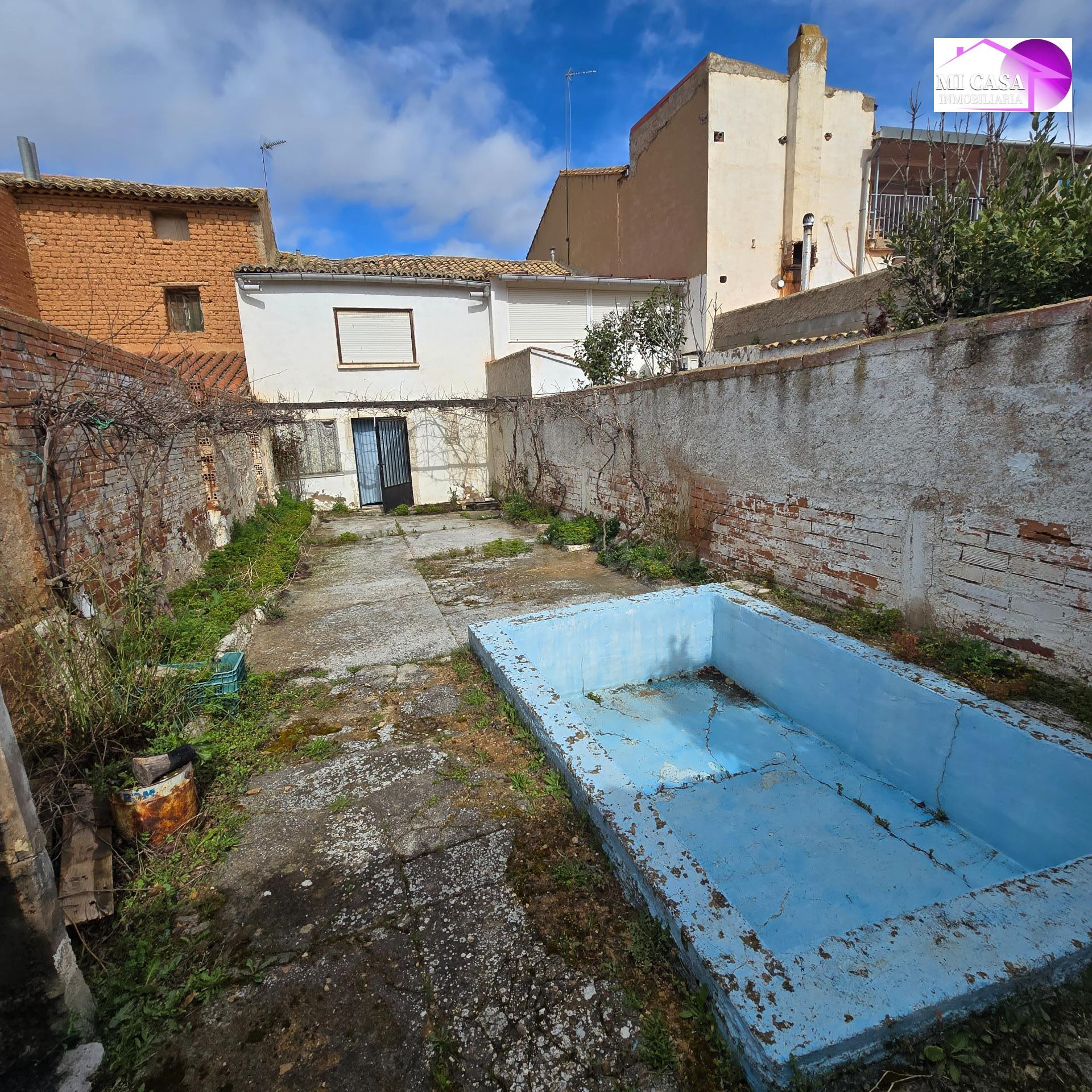 CASA DE PUEBLO CON AMPLIO CORRAL Y 5 habitaciones EN CETINA - foto 4