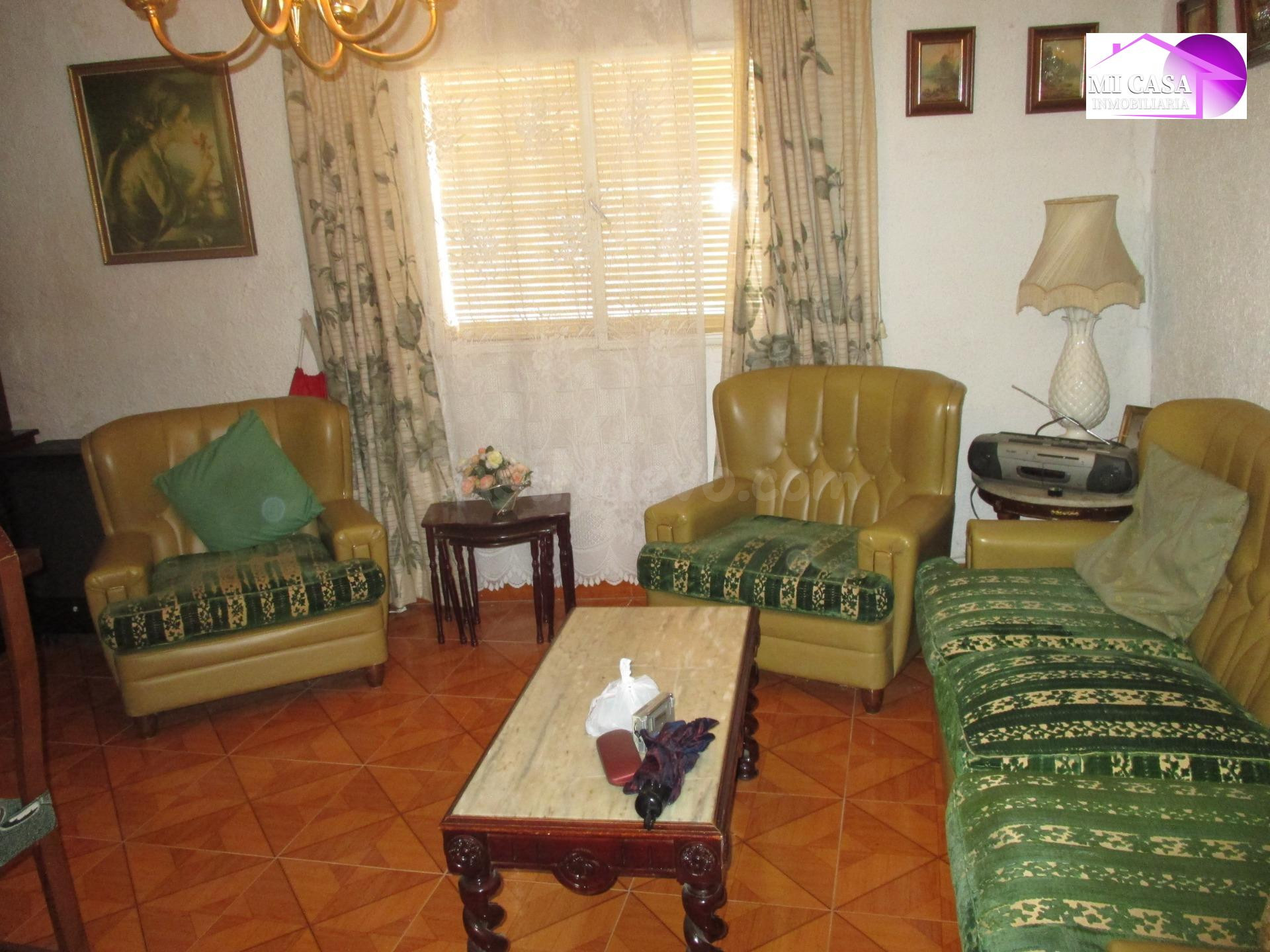 SE VENDE CASA DE PUEBLO DE 5 habitaciones EN ATECA