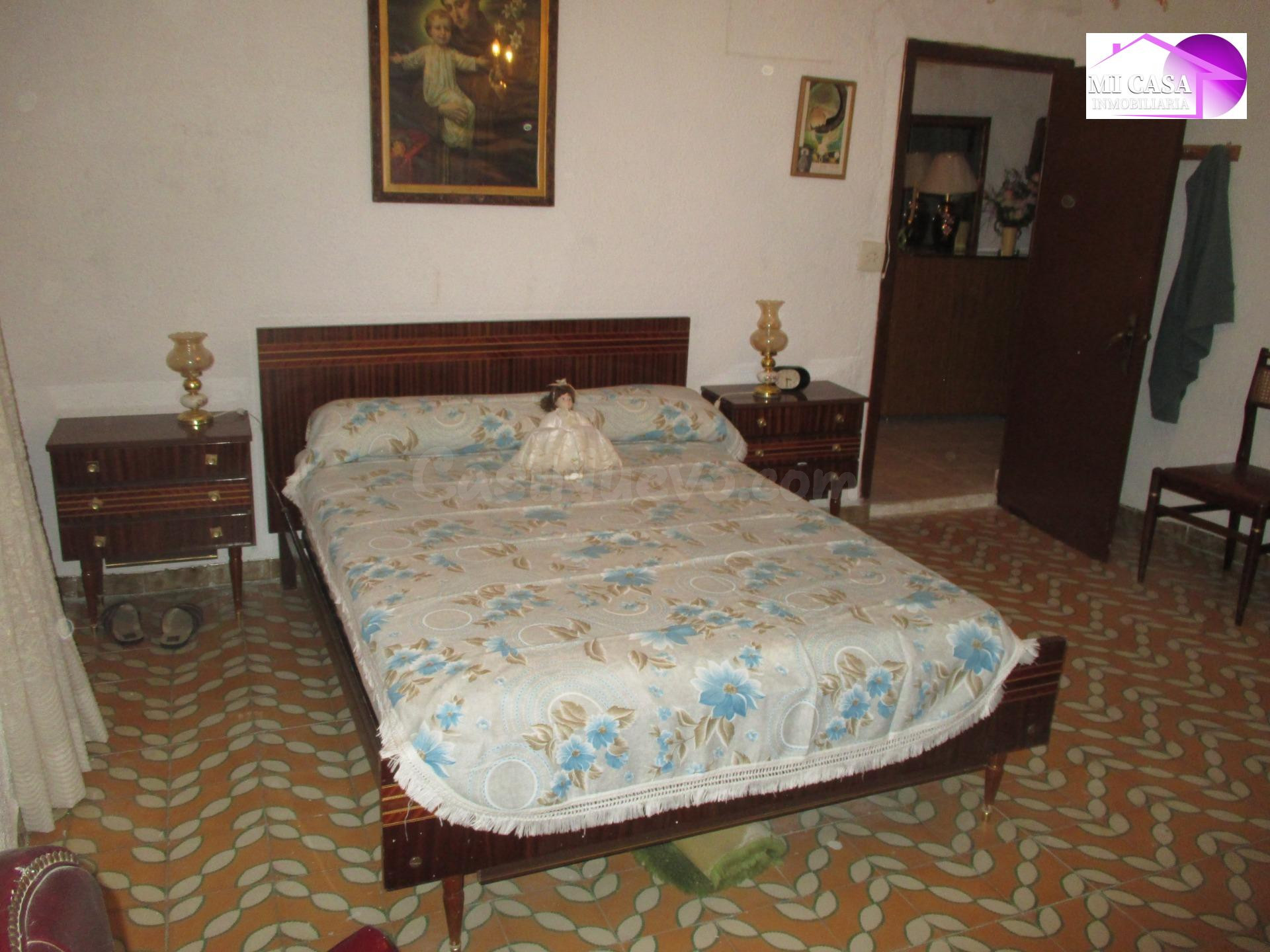 SE VENDE CASA DE PUEBLO DE 5 habitaciones EN ATECA - foto 3