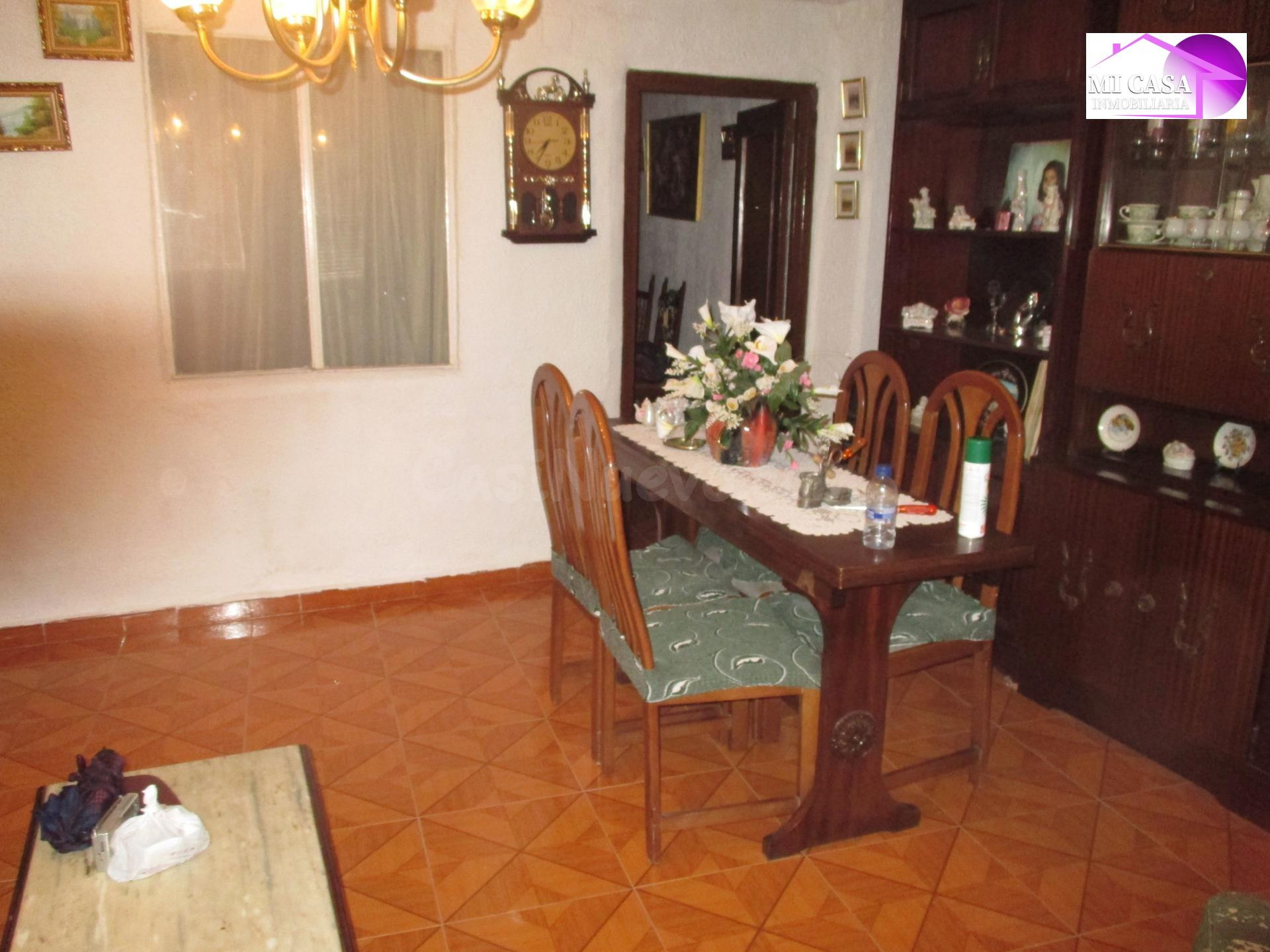 SE VENDE CASA DE PUEBLO DE 5 habitaciones EN ATECA - foto 4