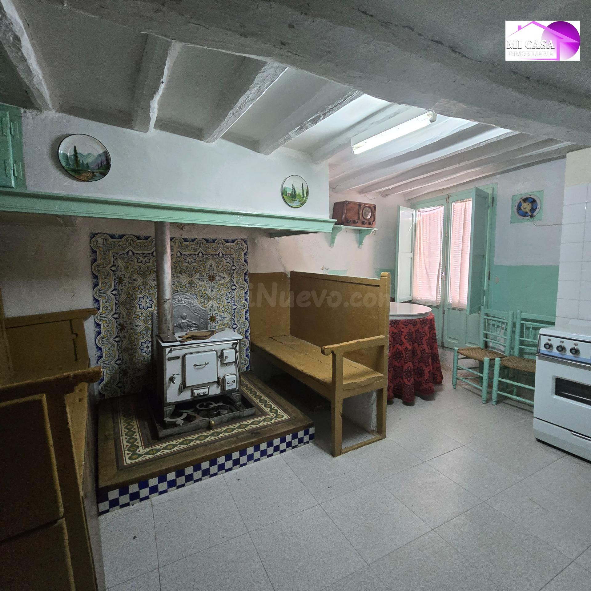 CASA DE PUEBLO CON ENCANTO EN EL CORAZON DE MIEDES - foto 3