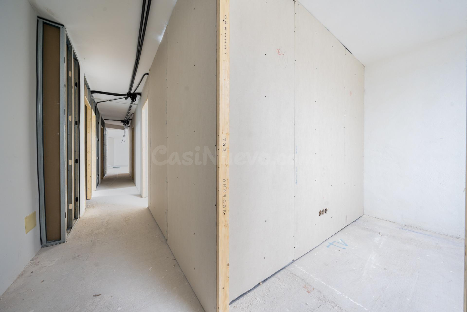 LOCAL DE 284 m2 EN ZONA CASTILLO DE BELLVER - foto 2