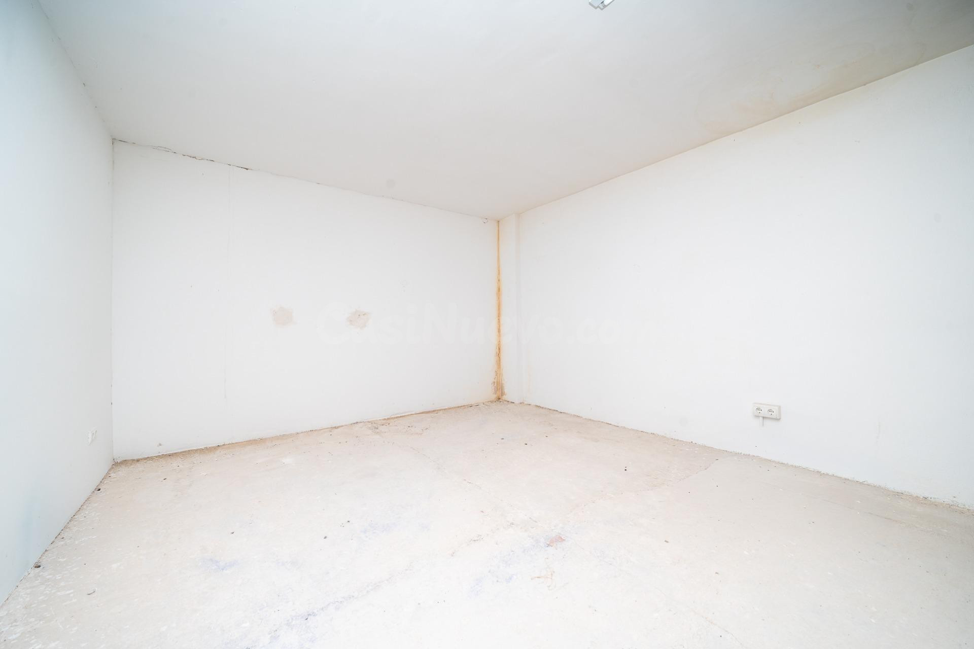 LOCAL DE 284 m2 EN ZONA CASTILLO DE BELLVER - foto 5