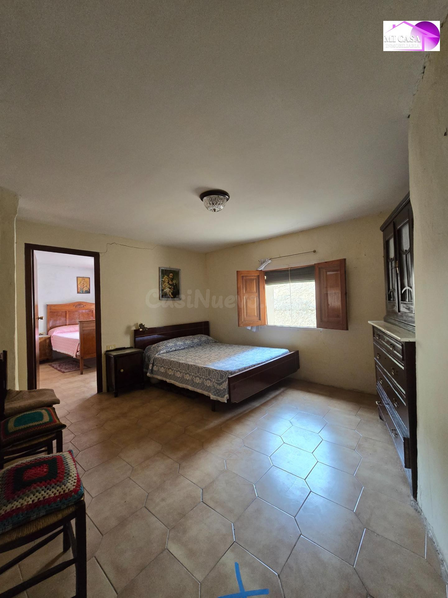 Se vende casa de pueblo con corral en el centro de Cetina - foto 3